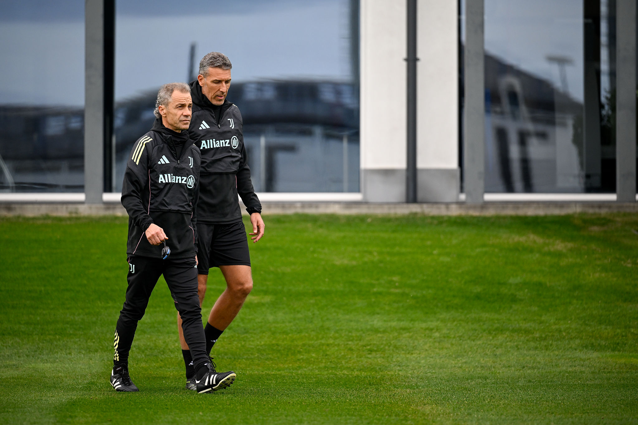 Theo Hernandez spinge per l’Europa, la Juventus valuta il colpo