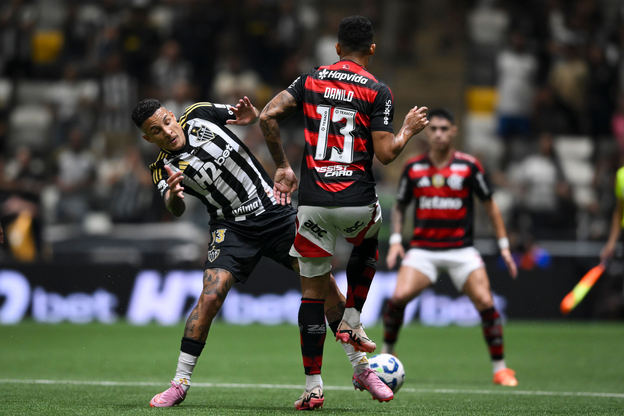 Danilo, l’ex Juventus a un passo dalla storia: può vincere la sua seconda Copa Libertadores