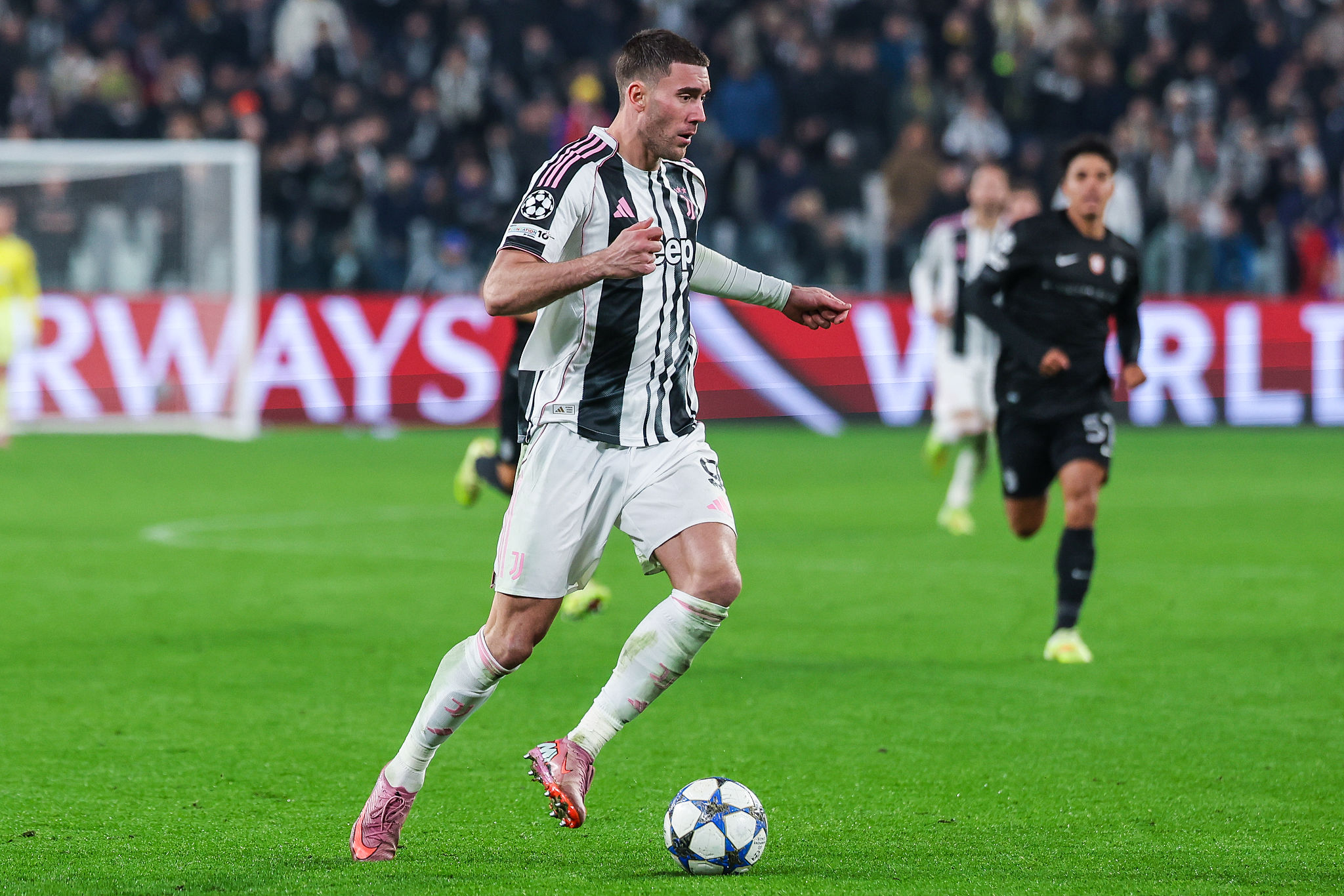 Vlahovic torna in gruppo in vista del derby, salta la conferenza di Spalletti