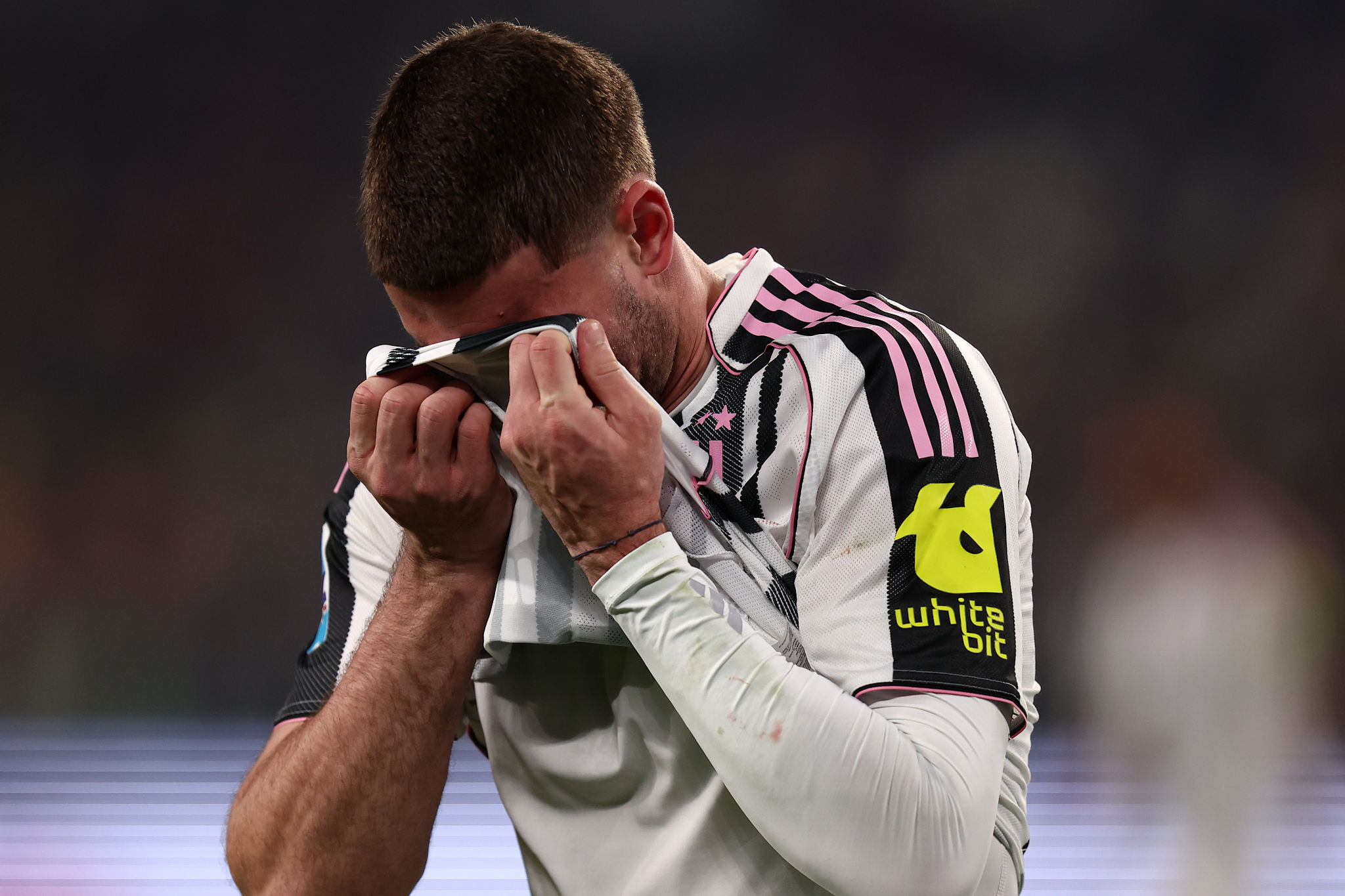 Vlahovic, infortunio muscolare. Cosa è successo e quali partite salta