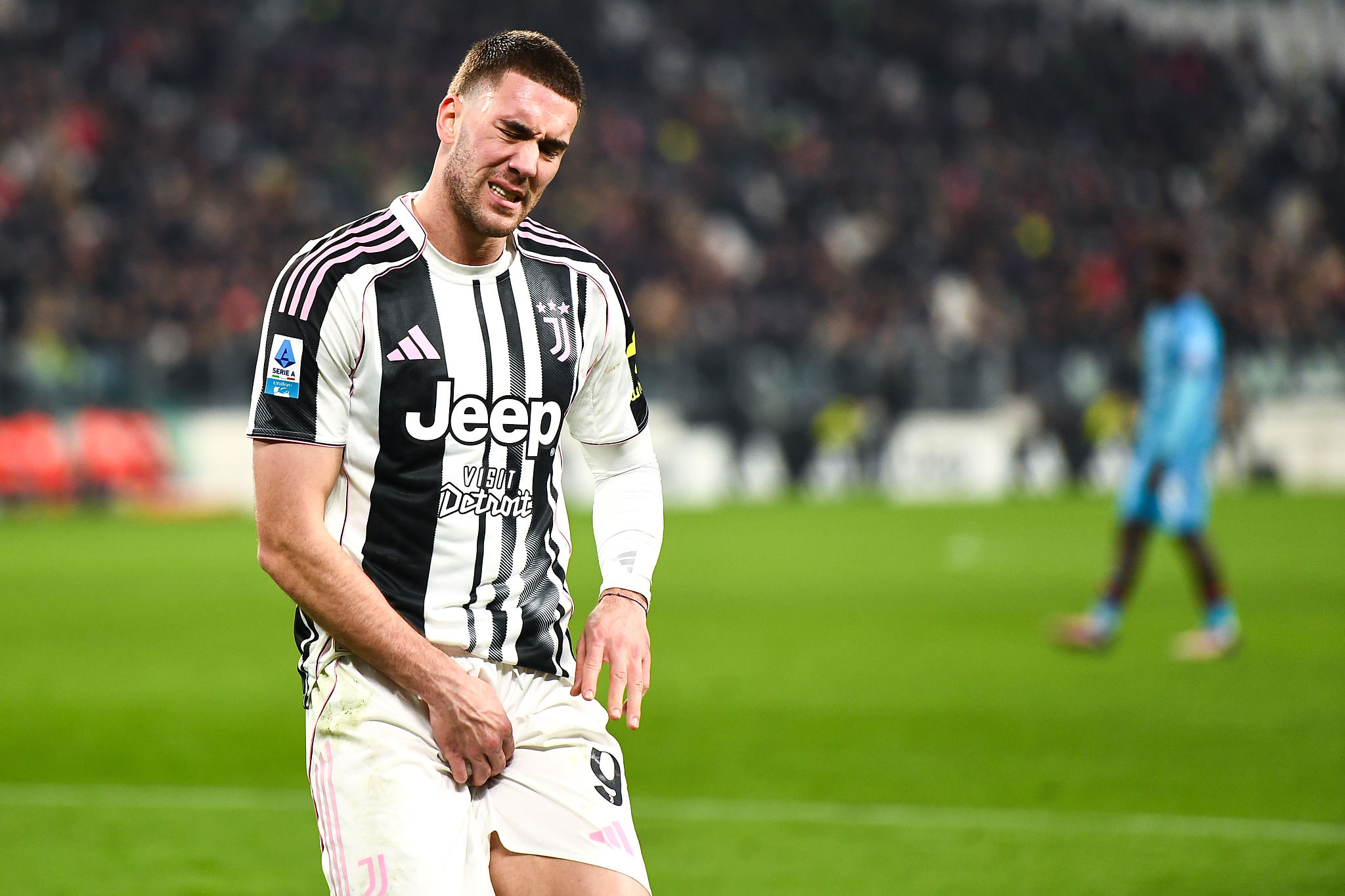 Vlahovic, l’infortunio muscolare ferma il mercato. Tutti gli scenari