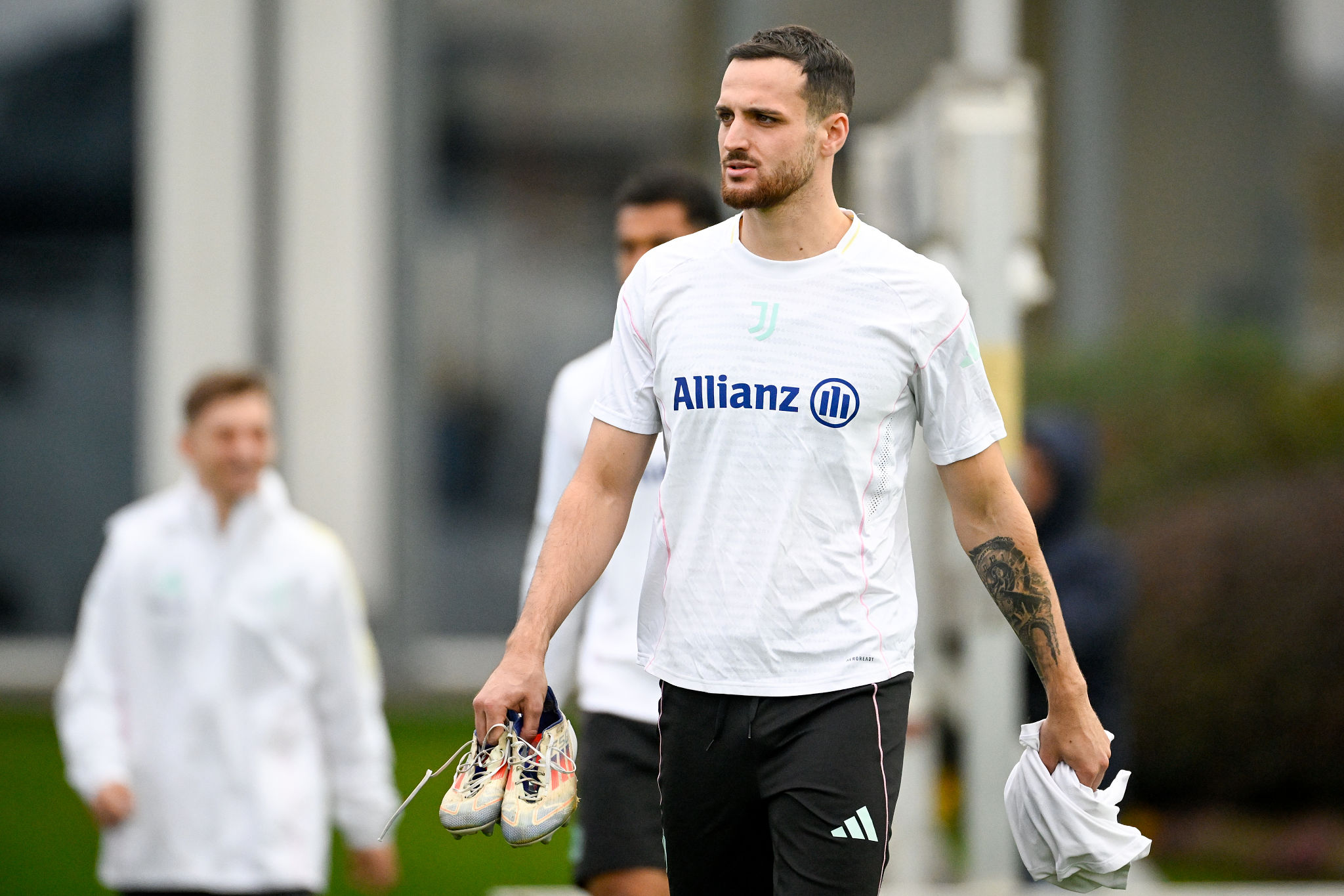 Gatti recupera dall’influenza: il difensore si è allenato in gruppo e punta il Cagliari