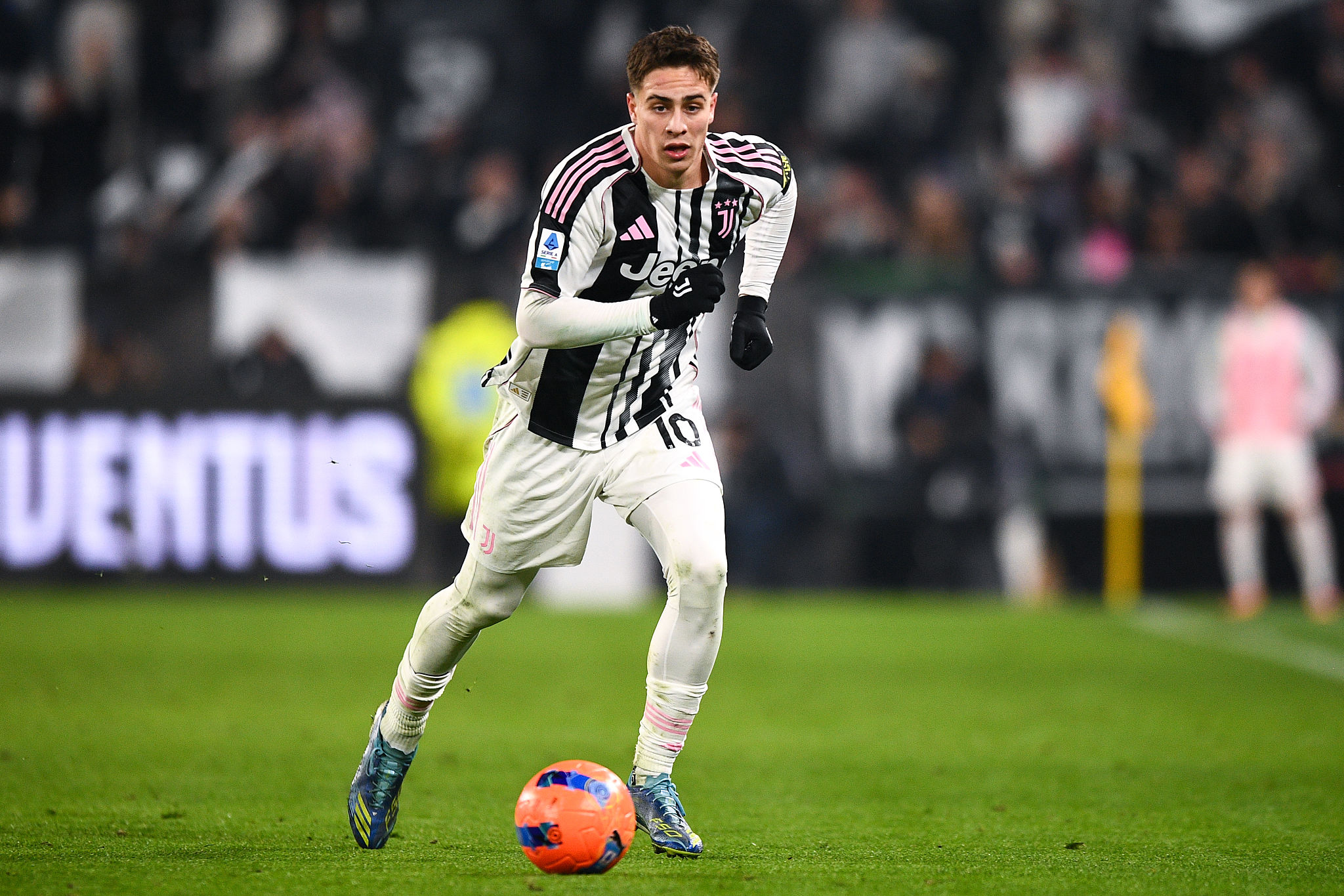 Juventus, la quarta maglia ha una data: l’indizio social svela il design