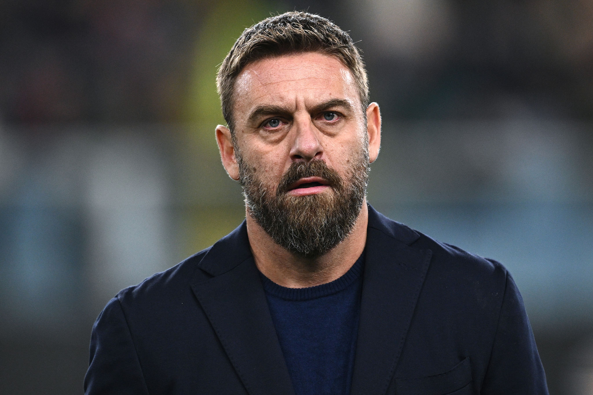 Il Genoa ferma la Roma: assist di De Rossi alla Juventus per la corsa Champions League