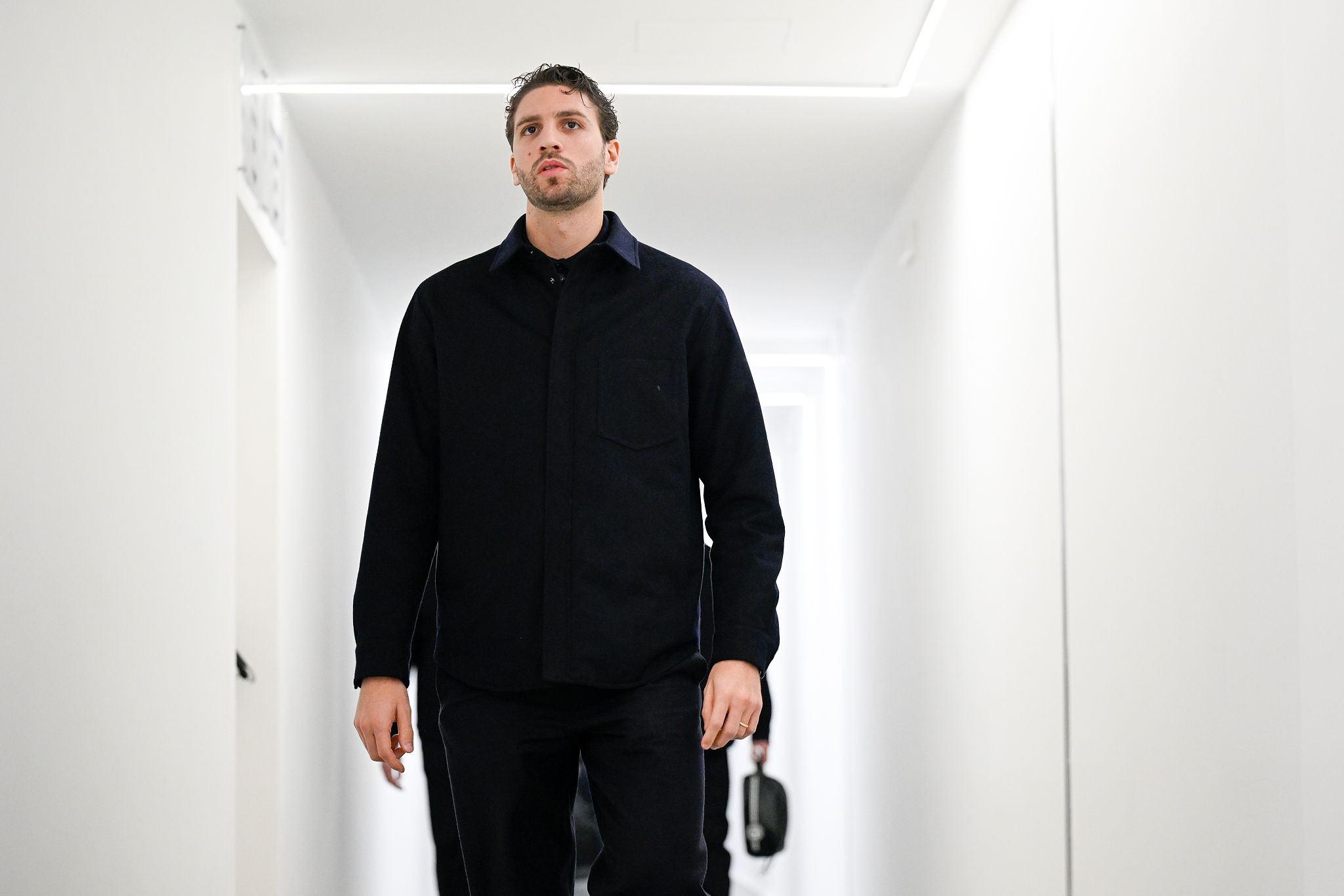 Bus della Juventus bersagliato da sassi prima del match