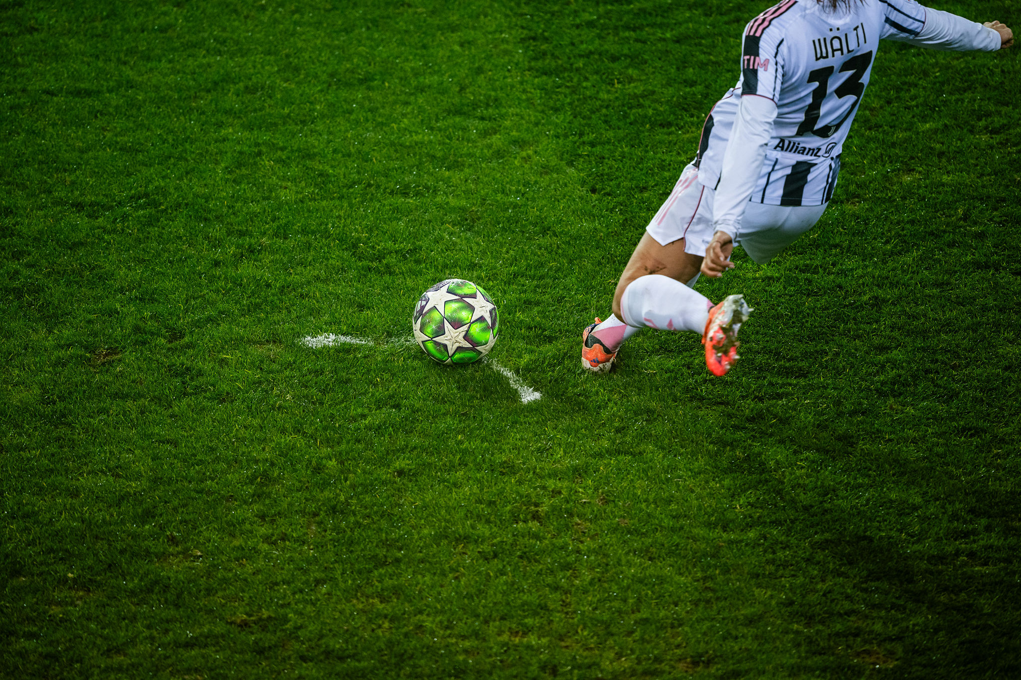 Caressa critica il mercato della Juventus: “Quali algoritmi usano?”