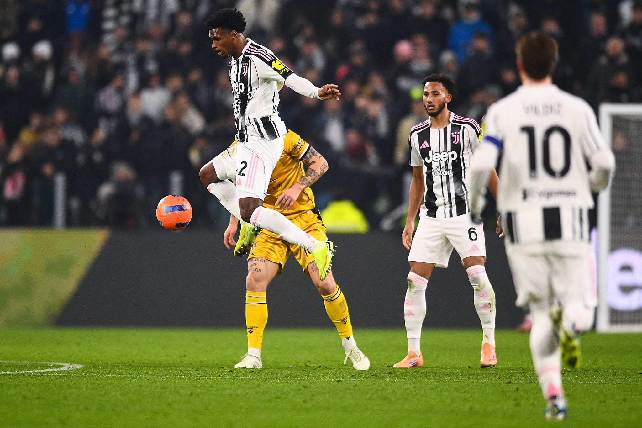 La Juventus batte l’Udinese 2-0, ma è polemica VAR per due gol annullati