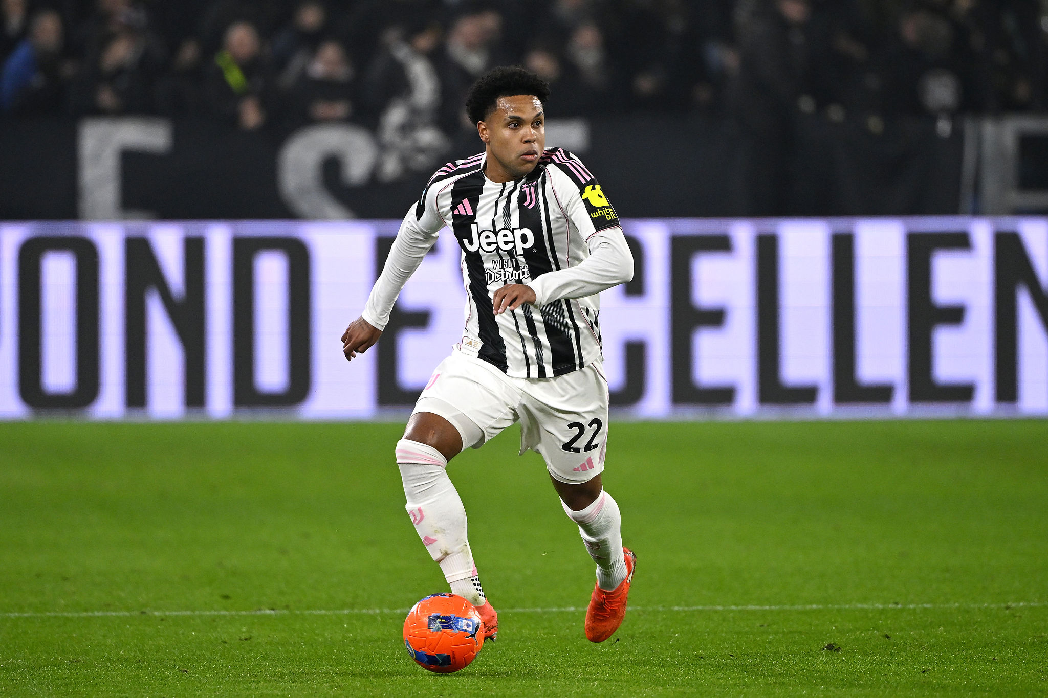 Il rinnovo di McKennie è una priorità per la Juventus: la strategia del club