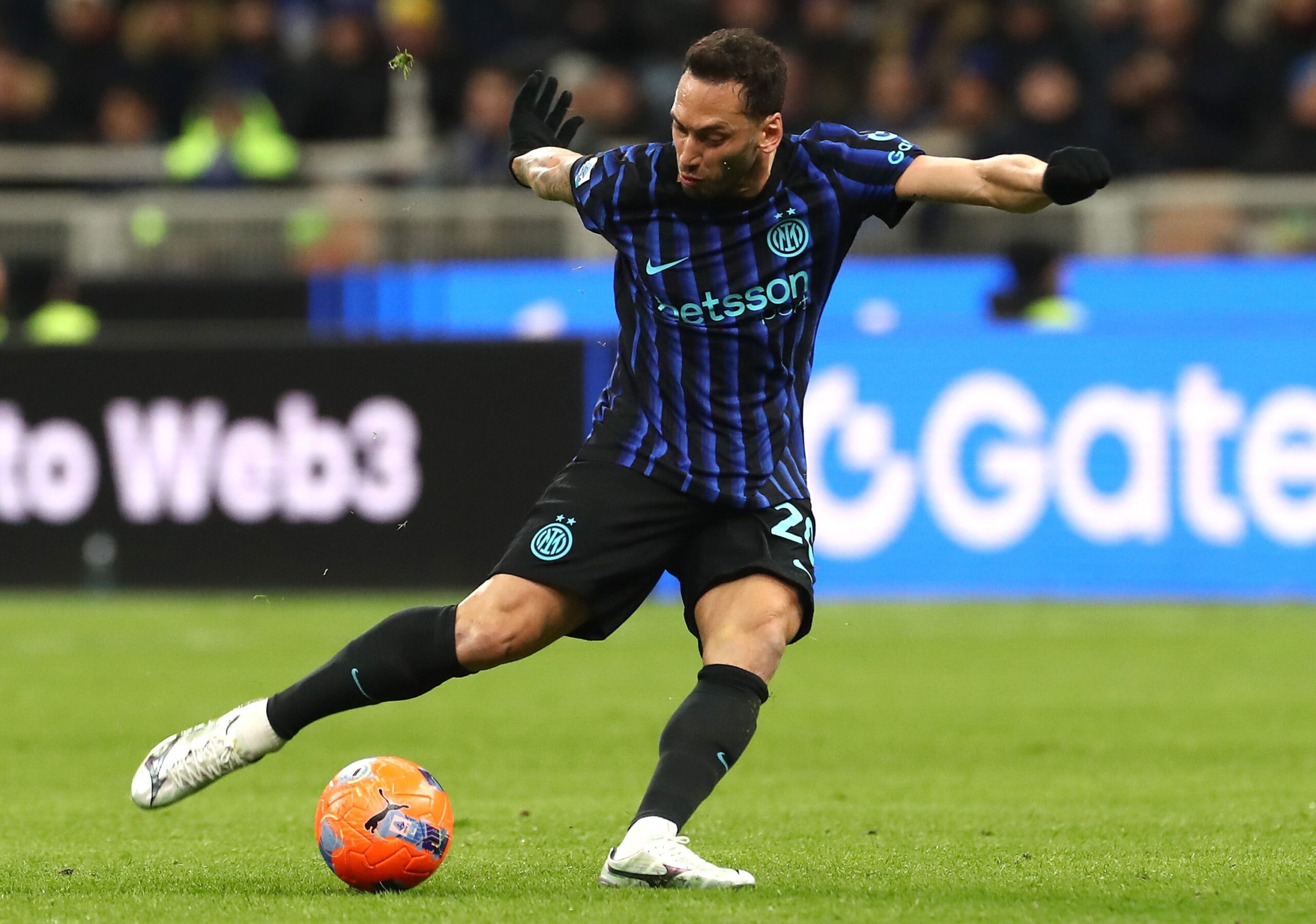 Infortunio per Calhanoglu: il turco proverà a recuperare per la partita contro la Juventus