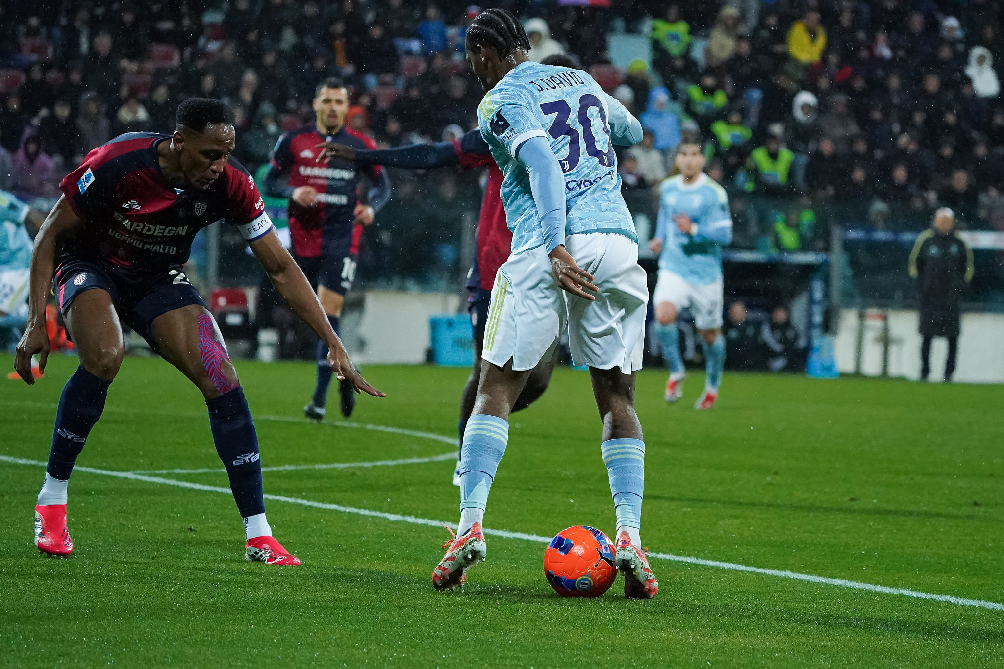 Sconfitta a Cagliari nonostante il 78% di possesso: la Juventus segna un record negativo