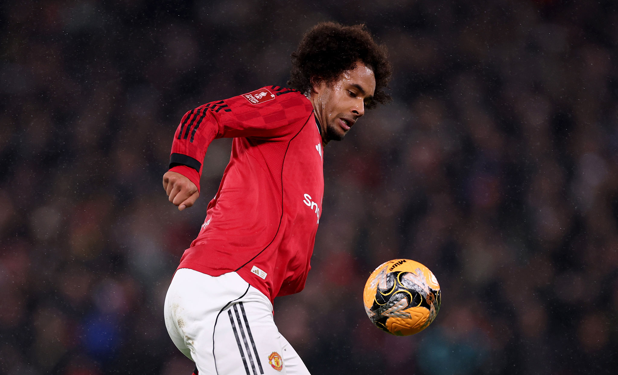 La Juventus valuta Zirkzee: prestito oneroso con obbligo di riscatto