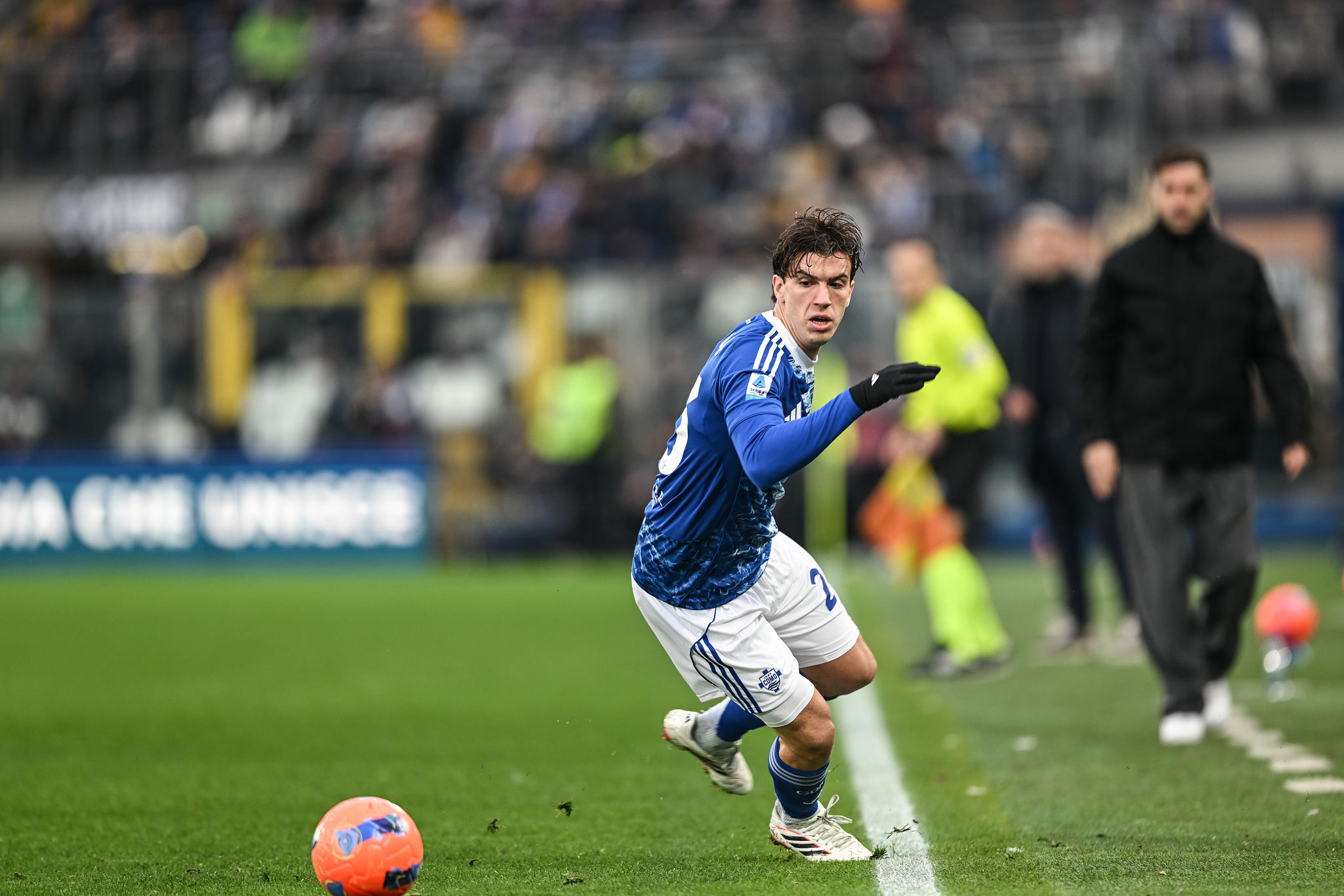 La Juventus sfida il Napoli per Perrone: occhi sul talento del Como