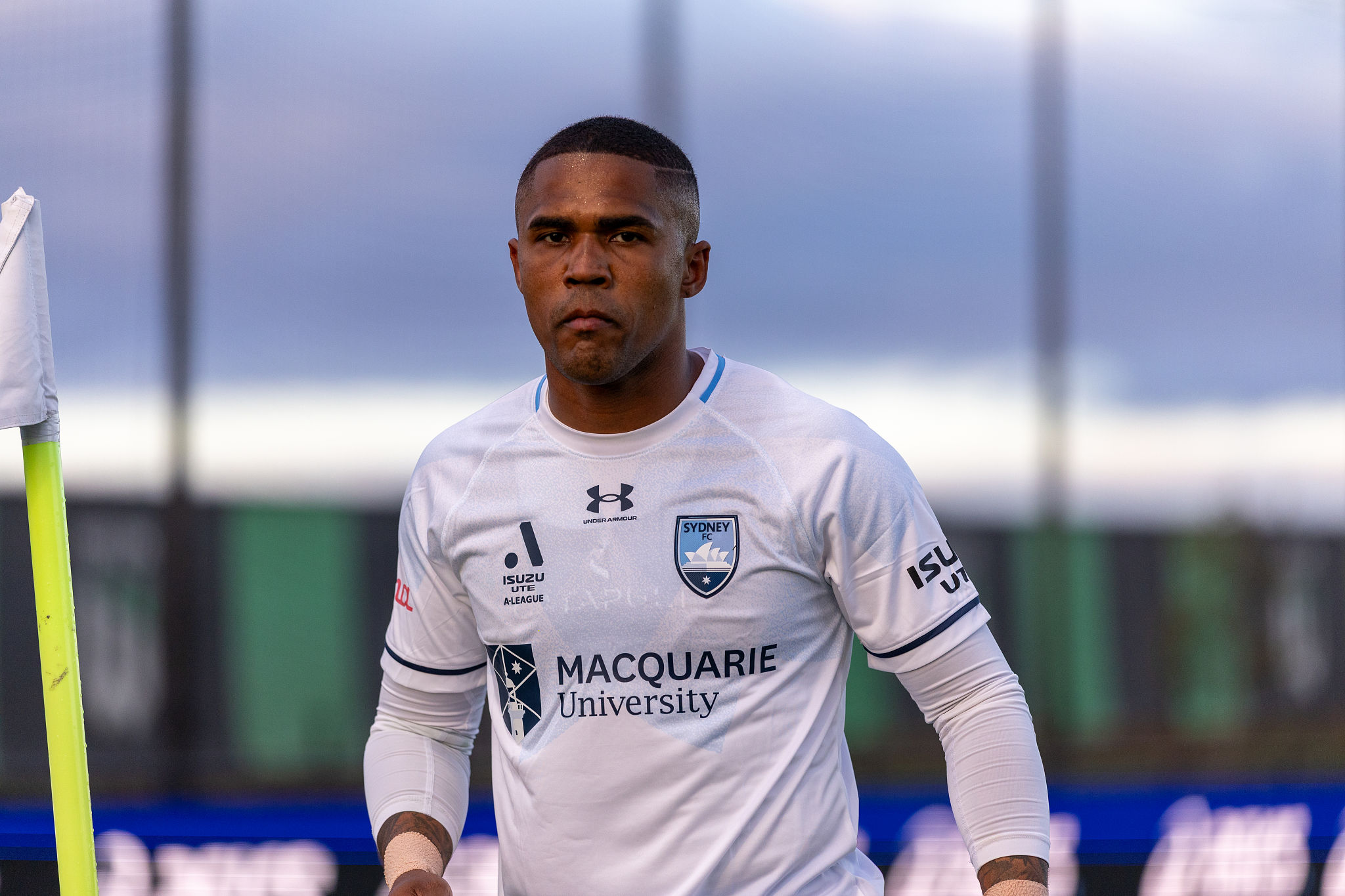 Douglas Costa torna in Italia: l’ex bianconero riparte dalla Serie D con il Chievo