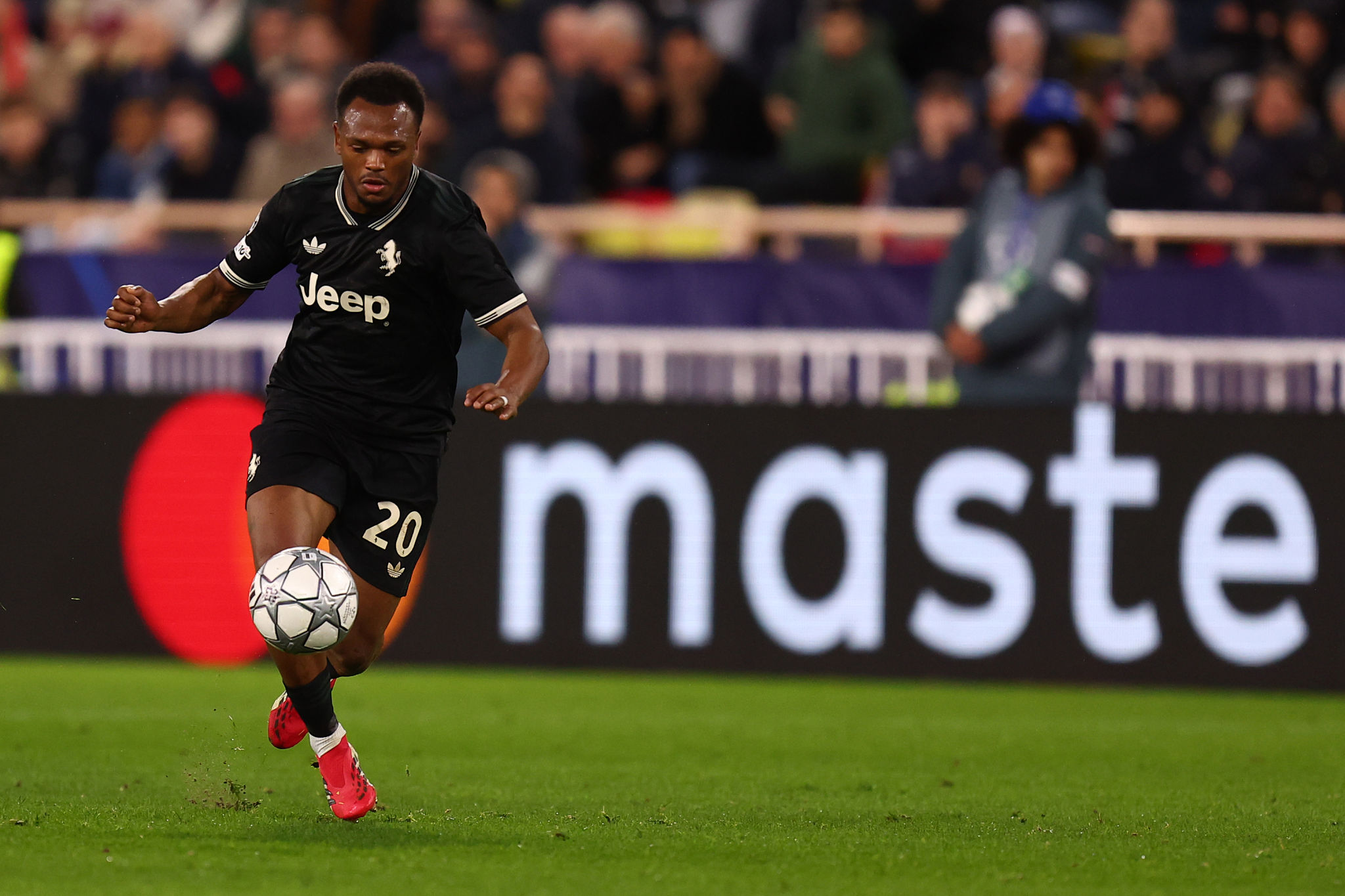 Openda si prende la casa di Ronaldo, ma la Juventus ha altri piani