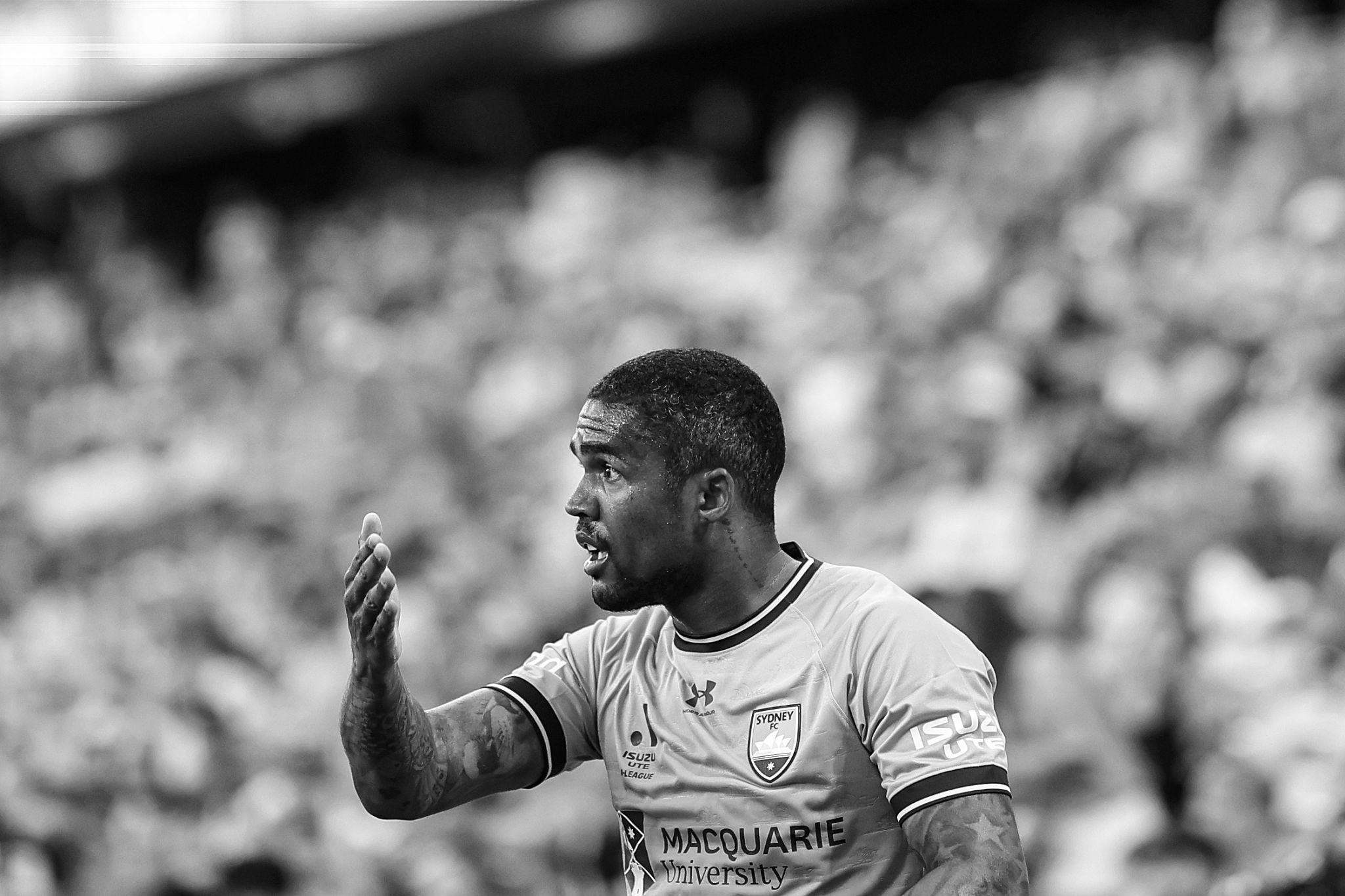 Douglas Costa critica la Juventus: “Tirano quasi a caso, senza cattiveria”