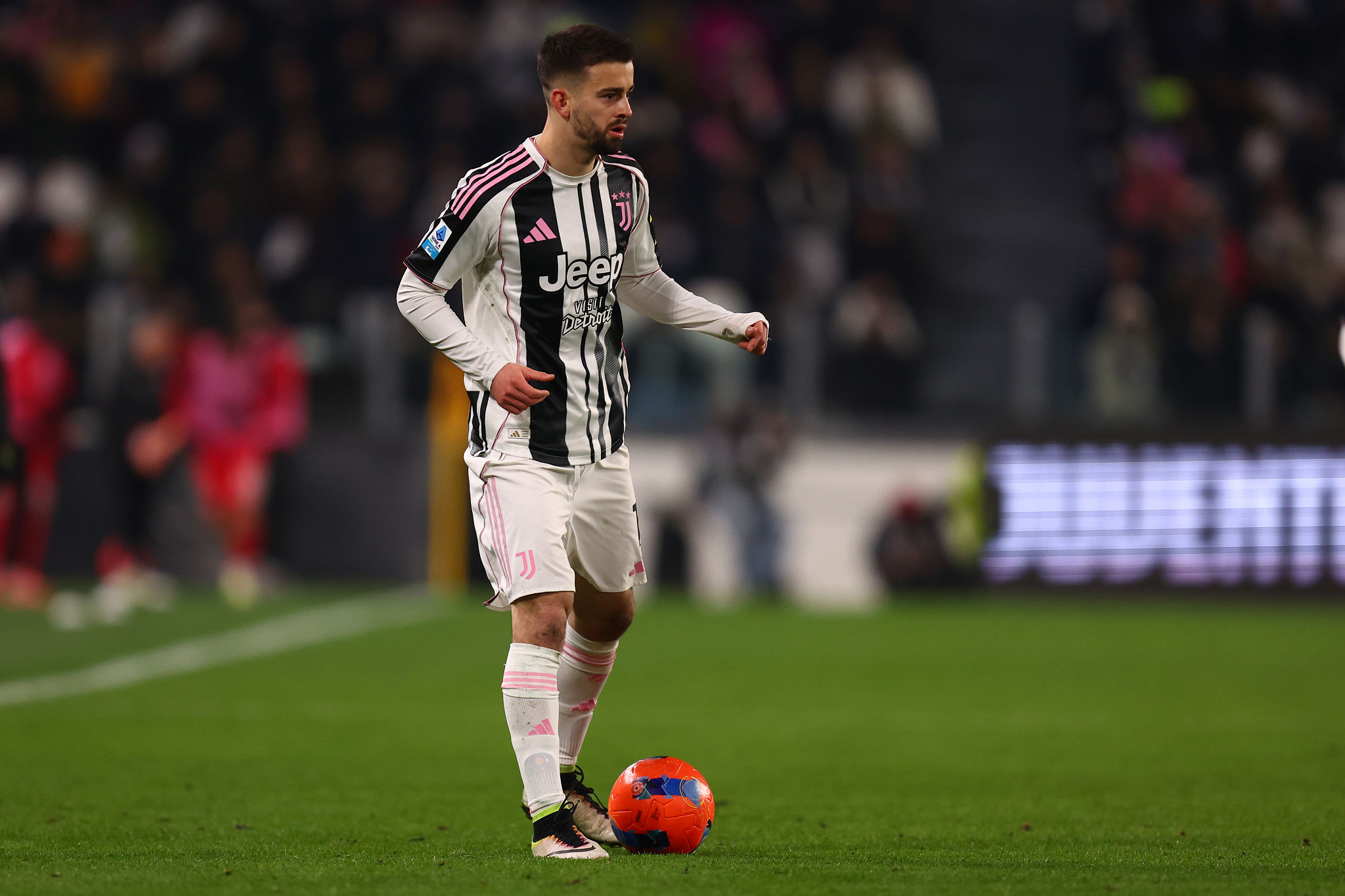 Zhegrova non convince. La Juventus a caccia di un nuovo esterno destro