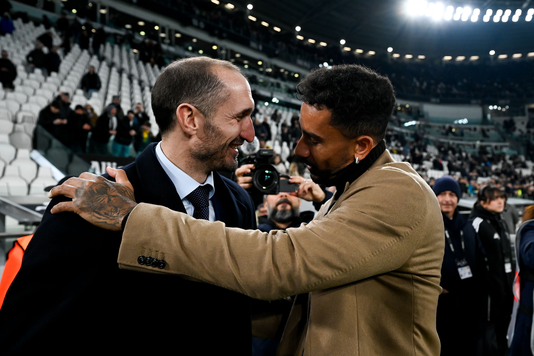 Chiellini porta la fiamma olimpica a Torino: tra i tedofori anche il dirigente della Juventus