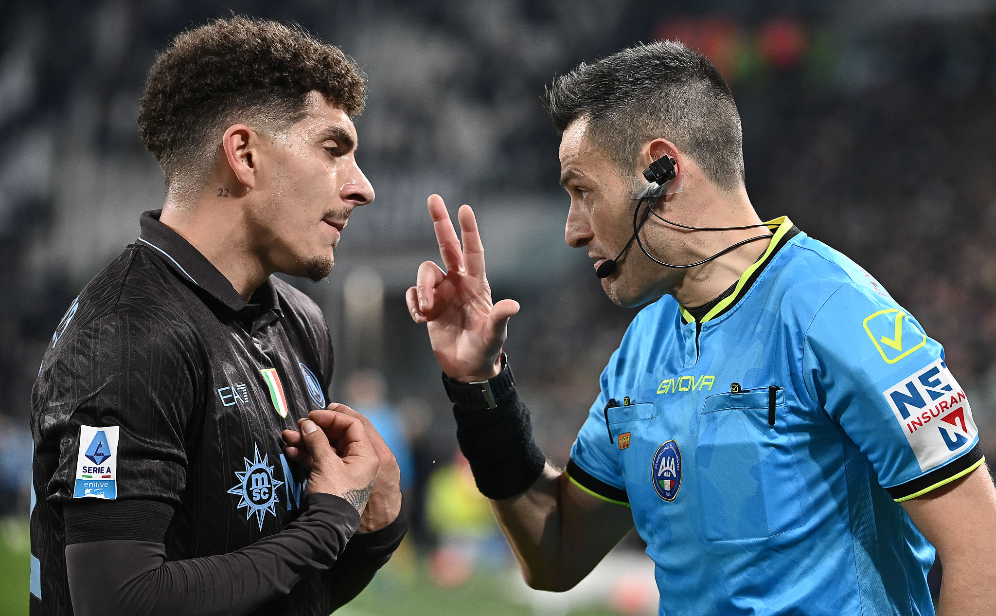 Gaffe dell’arbitro Mariani in Juventus-Napoli: parla inglese a Vergara. E lui…