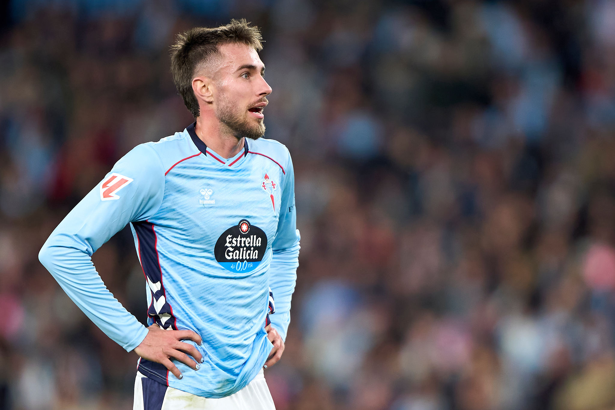 Sfida a tre per Mingueza: la Juventus si scontra con Arsenal e Aston Villa per il difensore