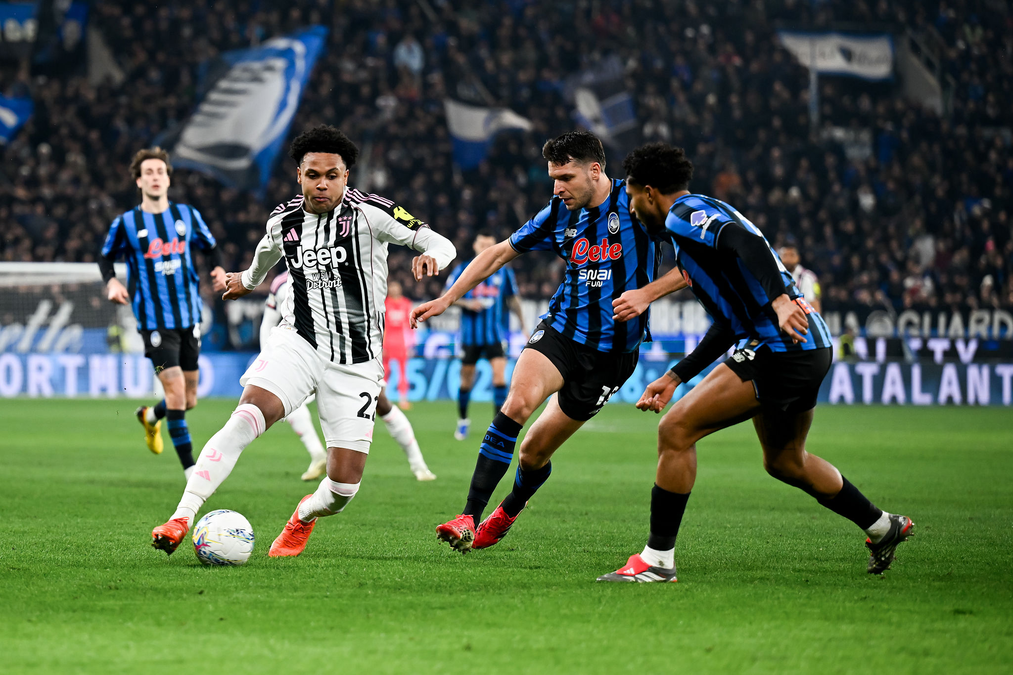 Rinnovo McKennie, la Juventus al bivio: Inter e Roma alla finestra