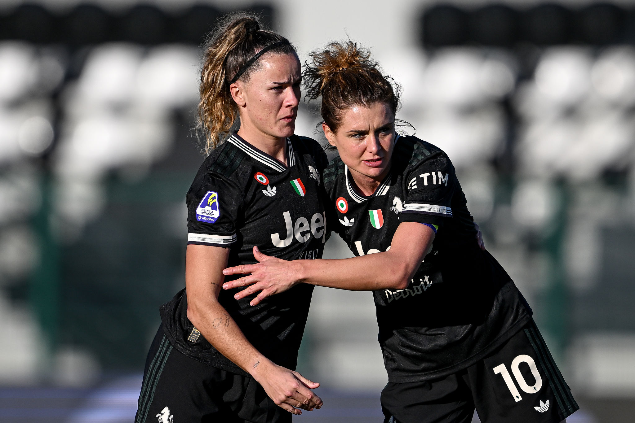 Girelli saluta la Juventus: i dettagli dell’addio e un’eredità di oltre 100 gol