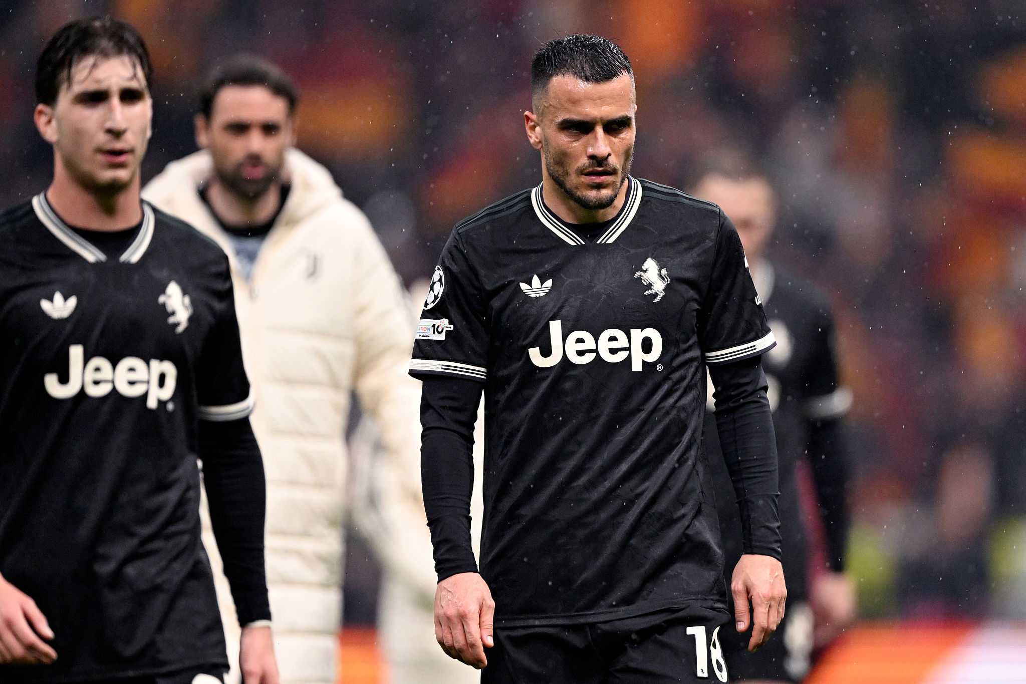 Kostic ai saluti: la Juventus non rinnova il contratto dell’esterno serbo