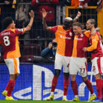 Osimhen si ferma per un problema al ginocchio. Ci sarà contro la Juventus?