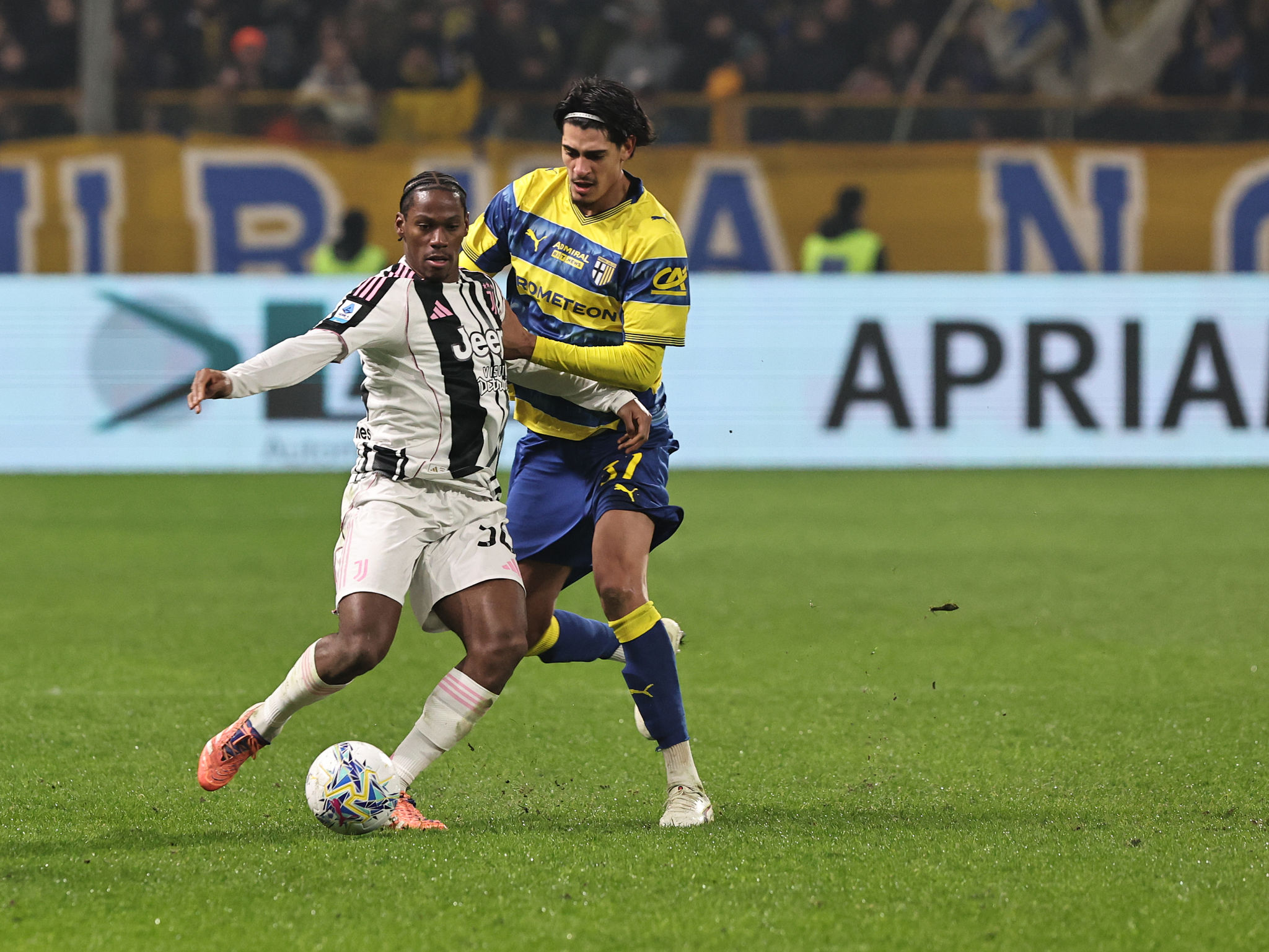 David risponde alle voci di mercato: gol e leadership per la Juve