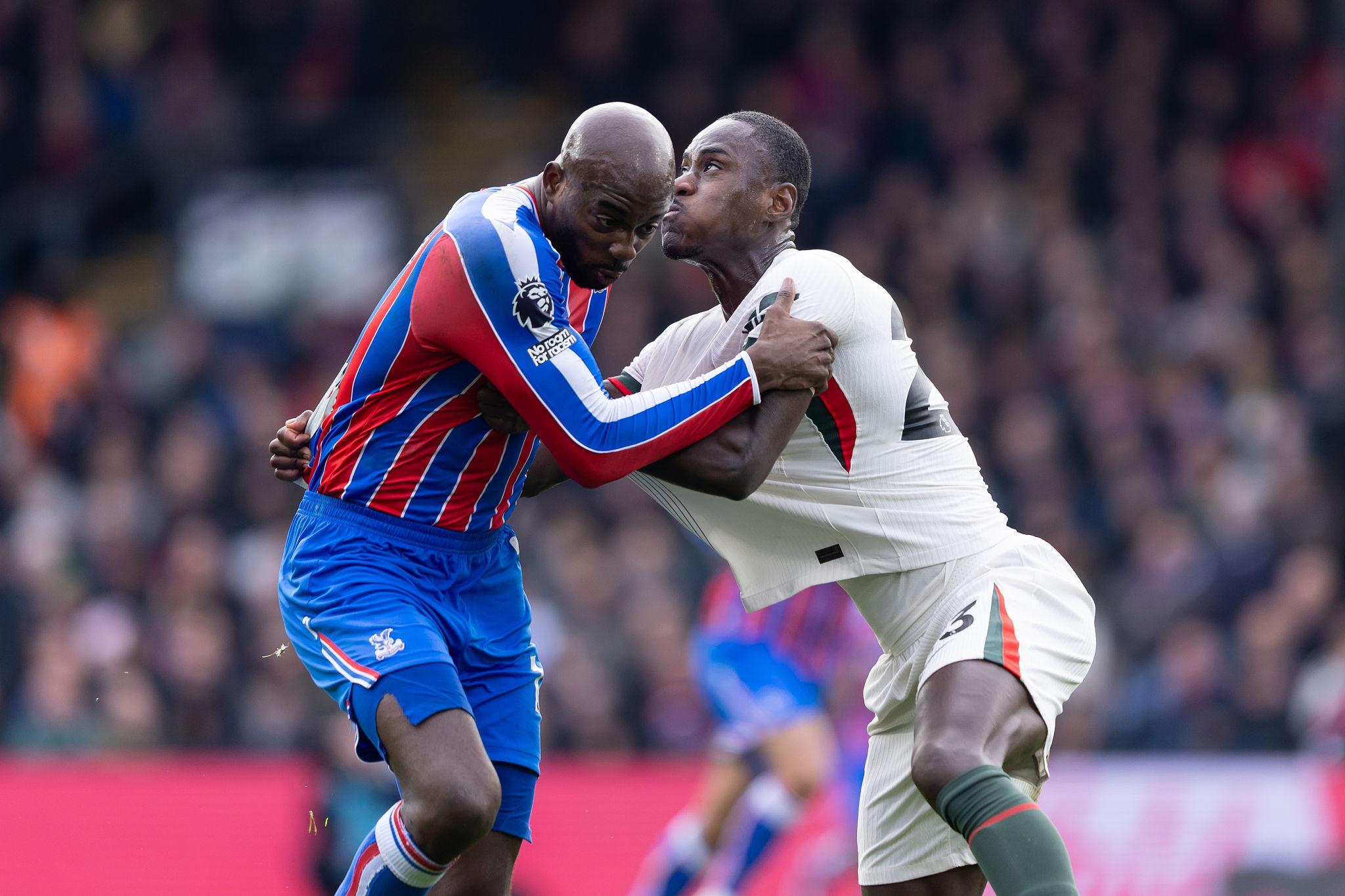 La Juventus tenta il sorpasso sul Milan per Mateta: la situazione