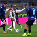 Simulazione in Juve-Inter, Bastoni nel mirino: insulti e minacce dopo il rosso a Kalulu