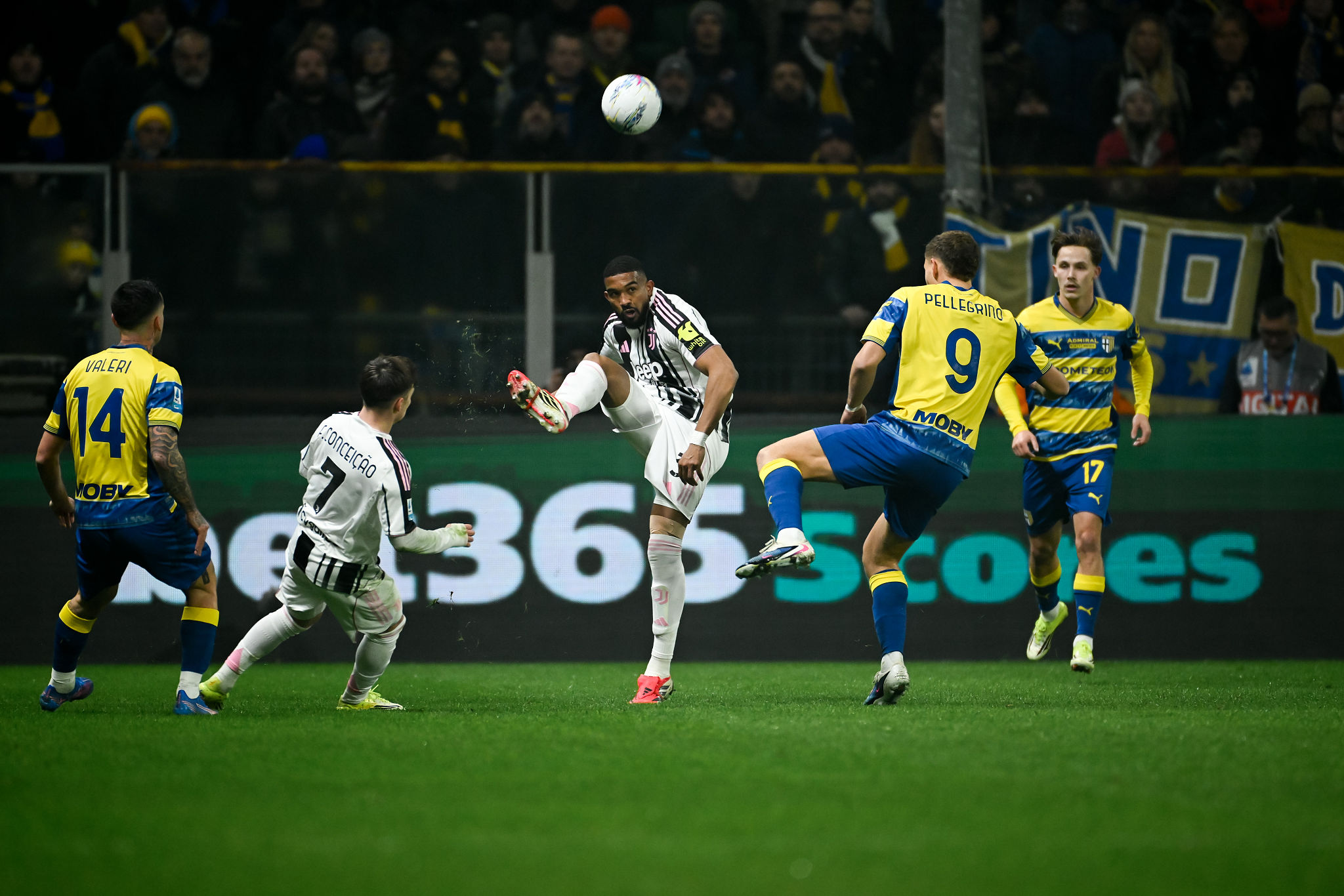 La Juventus travolge 4-1 il Parma. E Bremer fa doppietta