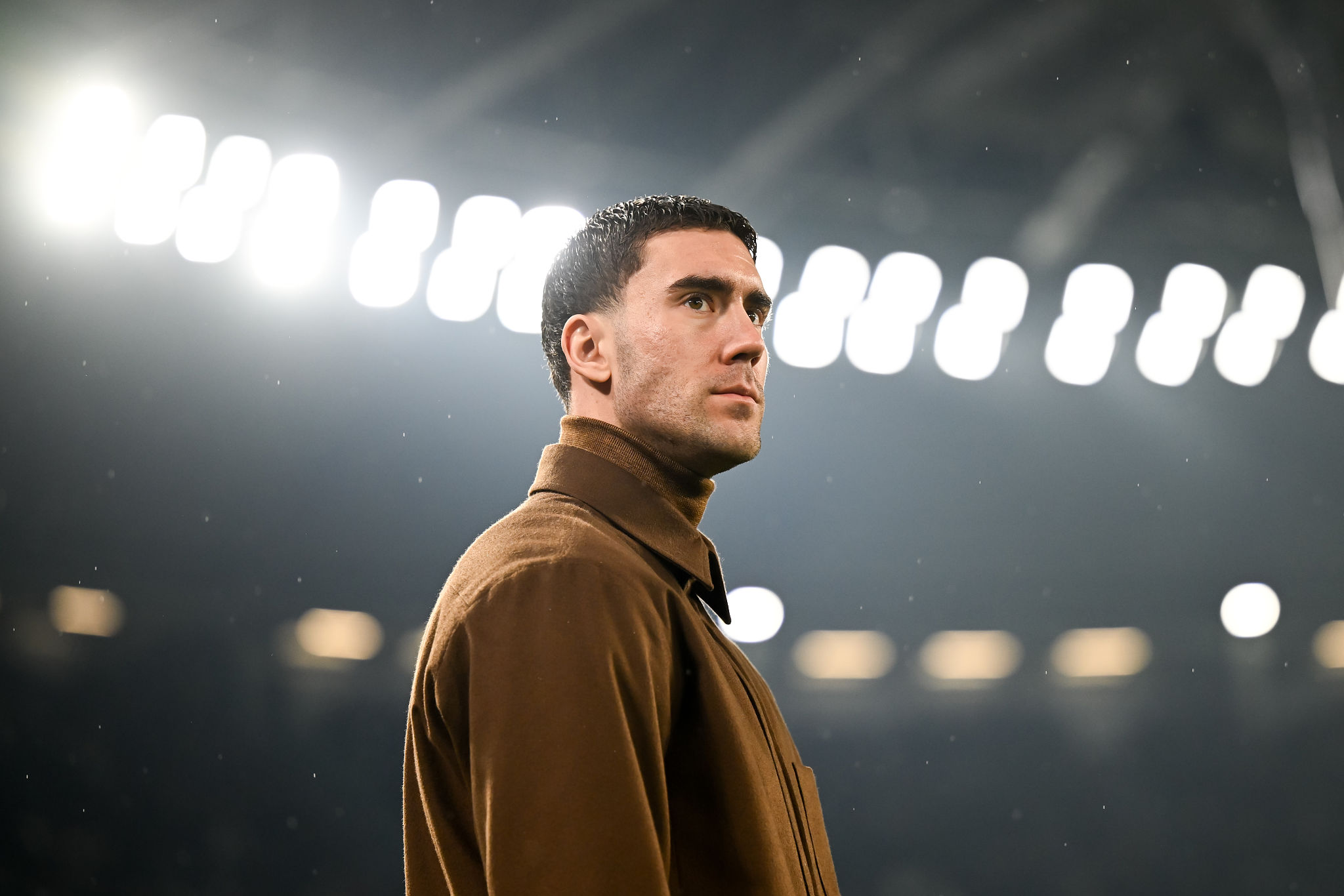 Vlahovic abbassa le pretese per il rinnovo: la palla passa alla Juventus