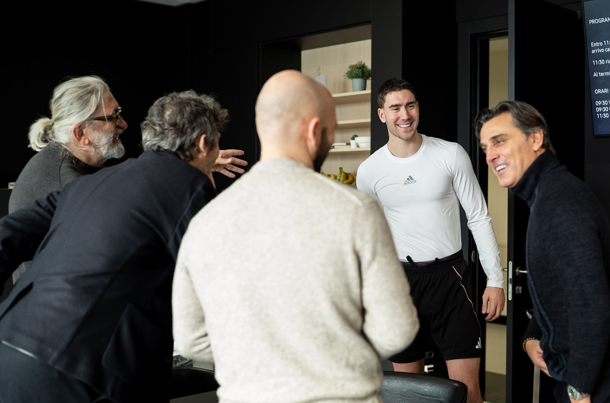 Vlahovic e il rinnovo con la Juve: futuro in bilico tra permanenza e cifre da rivedere