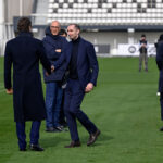 Tensione nel tunnel di San Siro, Chiellini e Comolli contro l'arbitro La Penna