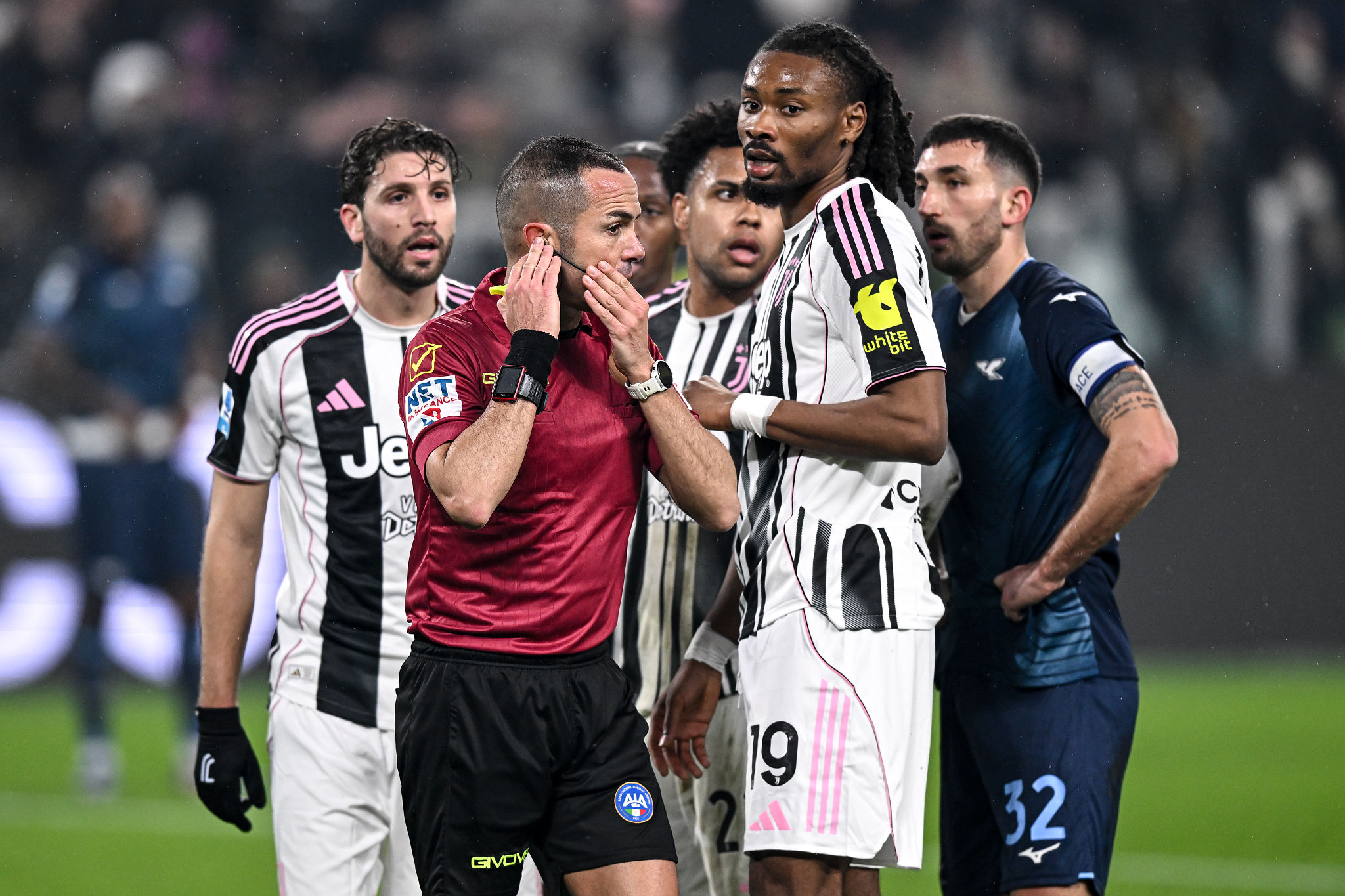 Corsa Champions, Amoruso: “Il Napoli ha più pressione della Juventus”