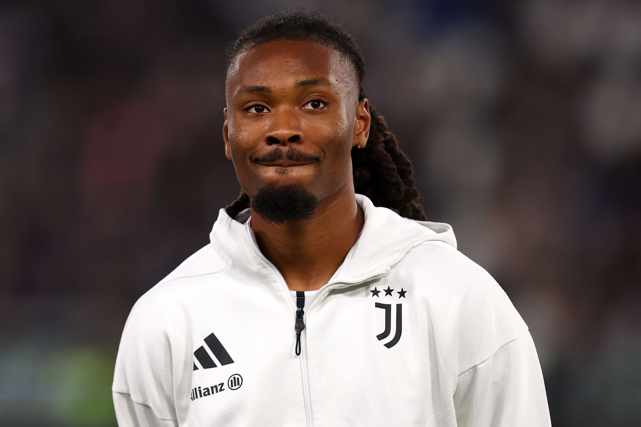 Thuram compie 25 anni, la Juventus lo festeggia alla Continassa prima dell'allenamento