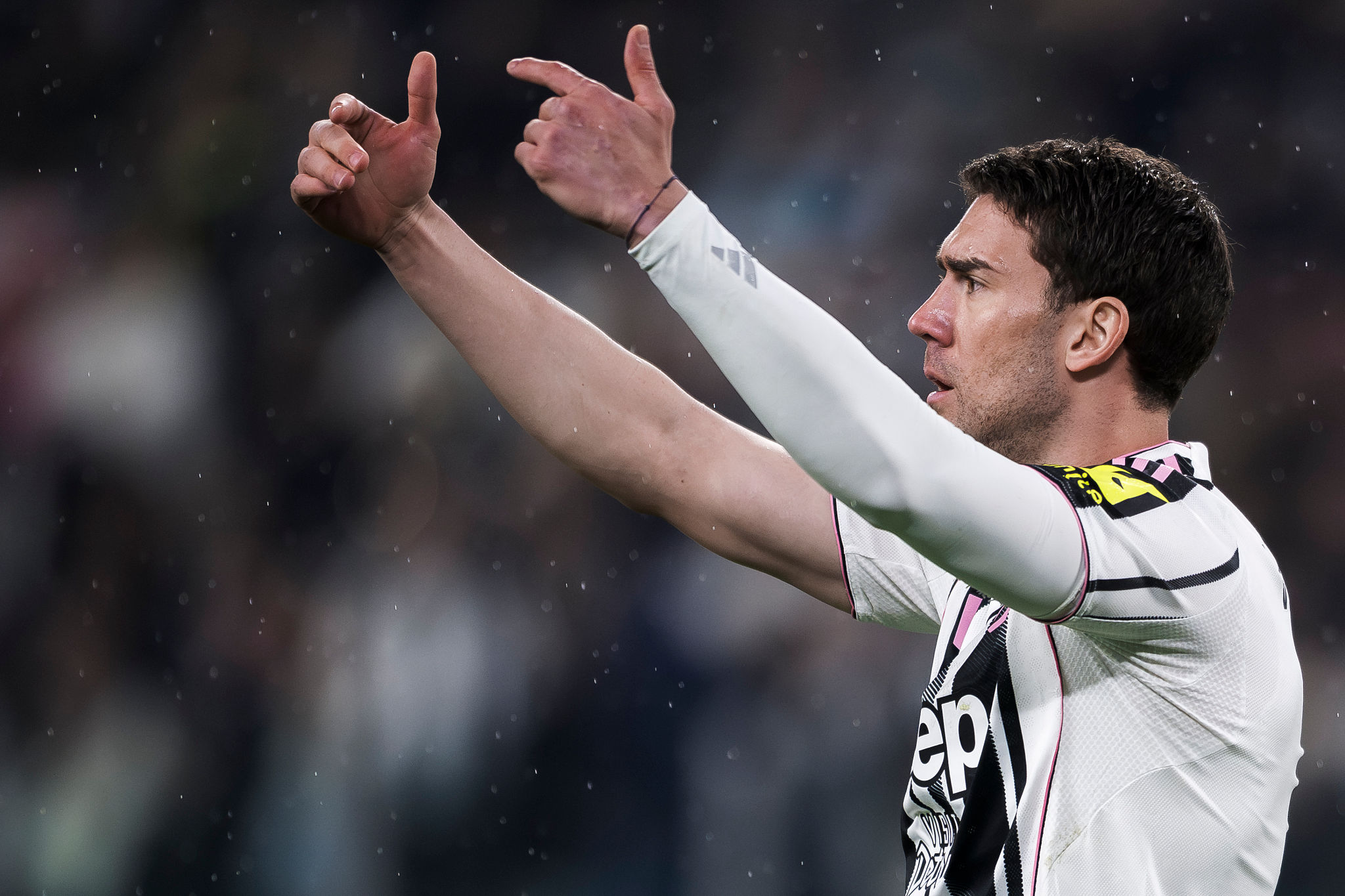 Frenata per il rinnovo di Vlahovic con la Juventus: distanza sulle cifre