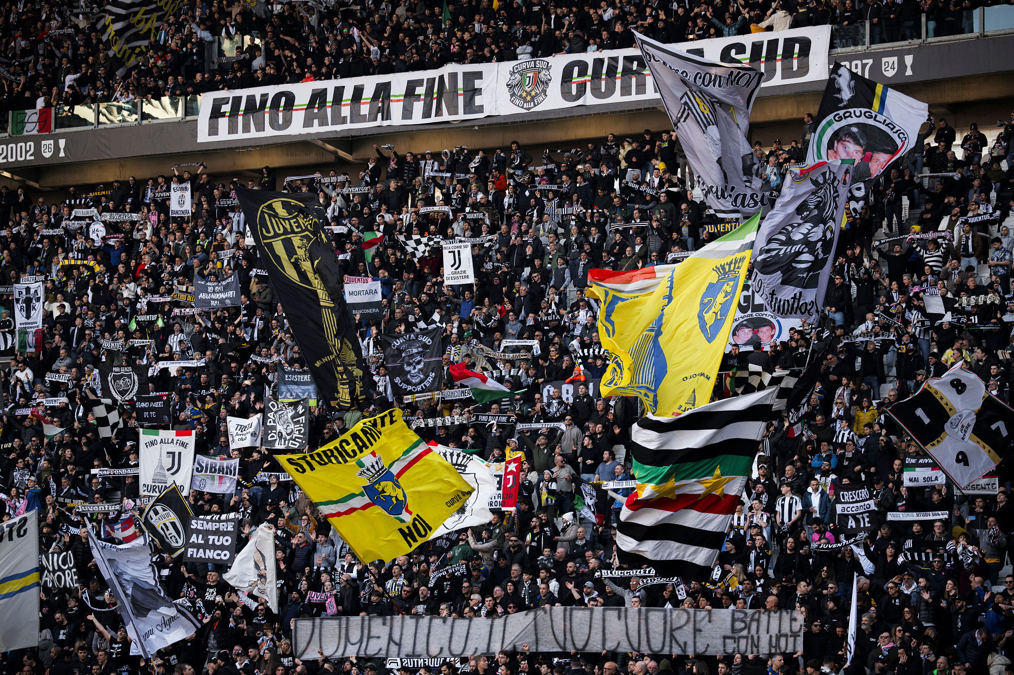Minuto di silenzio per Mazzola, la Juve rischia sanzioni per i cori della curva