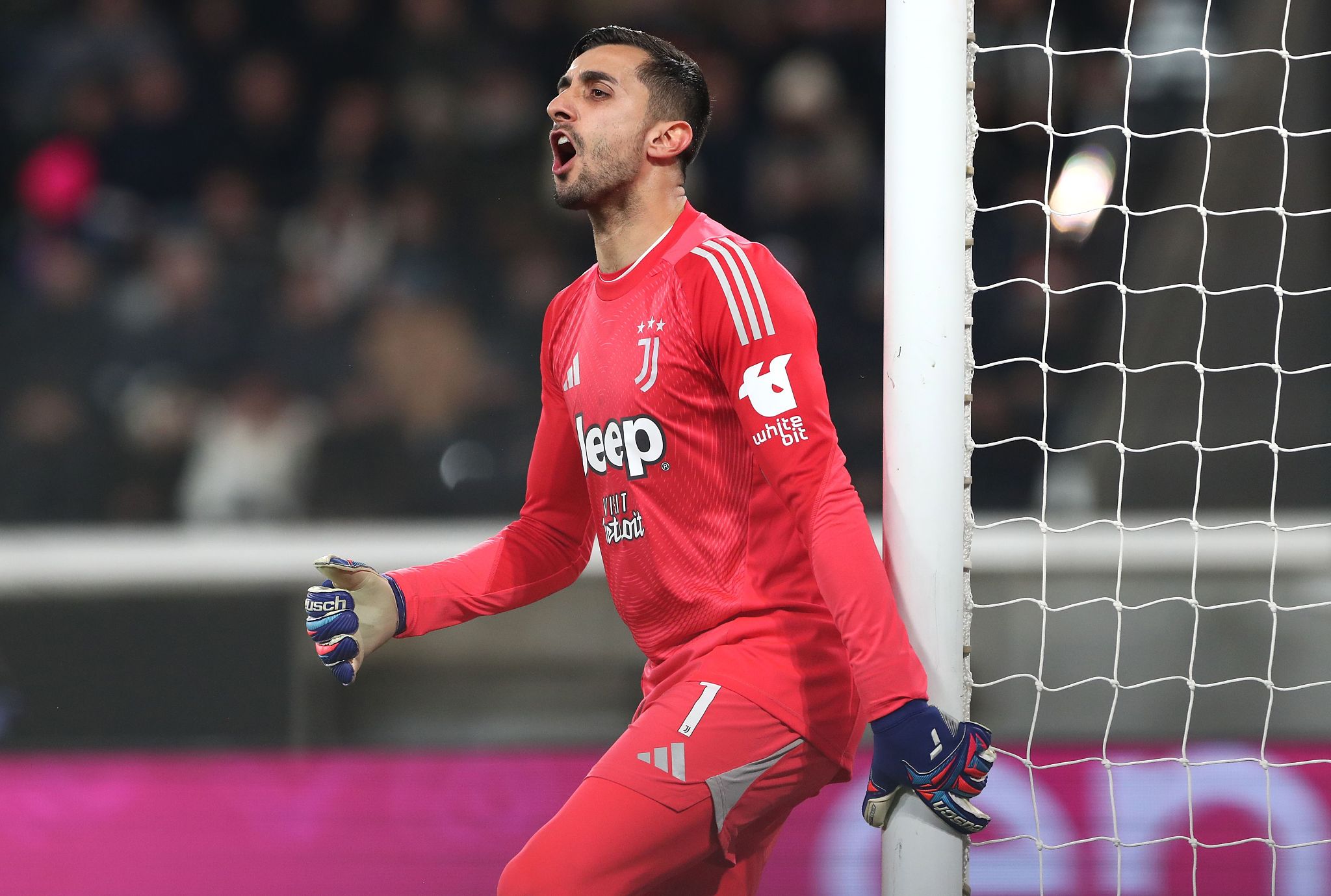 ✗ Juventus, doppio obiettivo per la difesa: offerta per Senesi e idea Kiwior