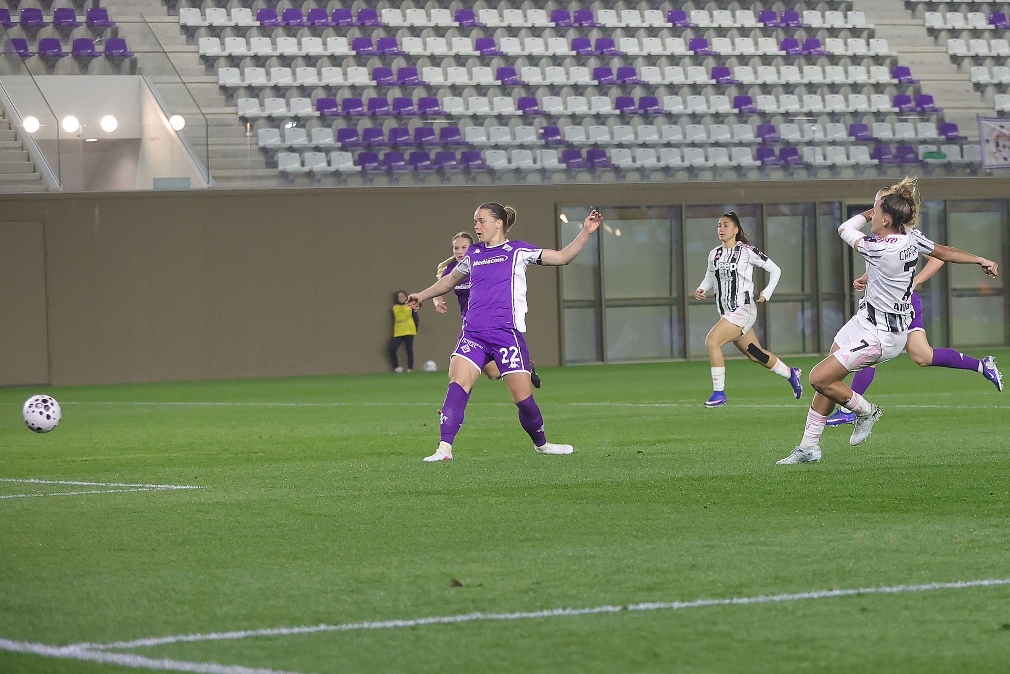 Ana Capeta e Beccari lanciano la Juventus Women: 0-2 contro la Fiorentina