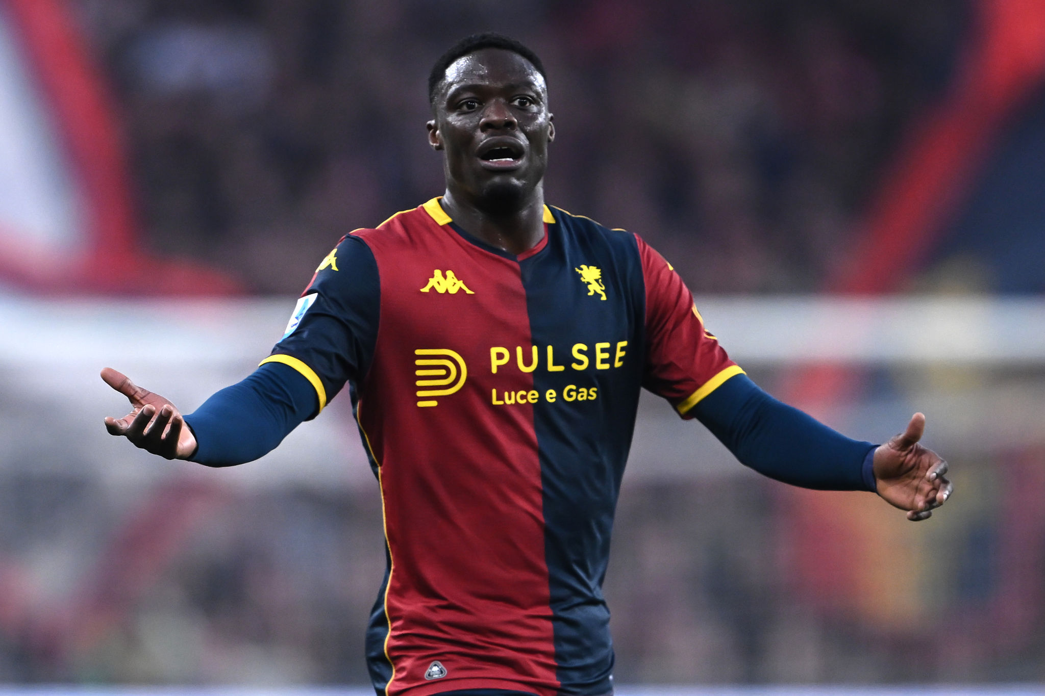 Ekuban, tra le urla di De Rossi e l’affetto dei tifosi: la carica del Genoa per la Juventus