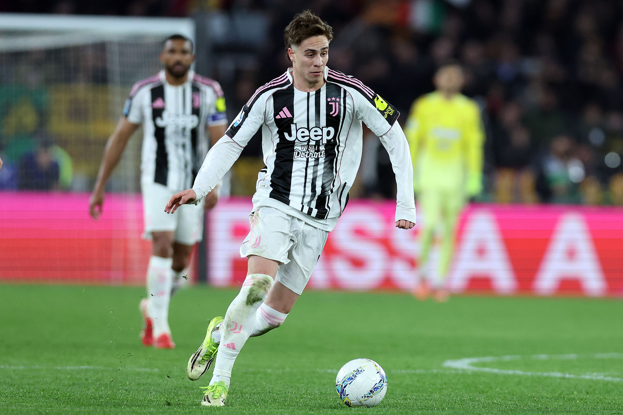 Il gol di Gatti a Roma scuote la Juventus: per la Champions servono 75 punti