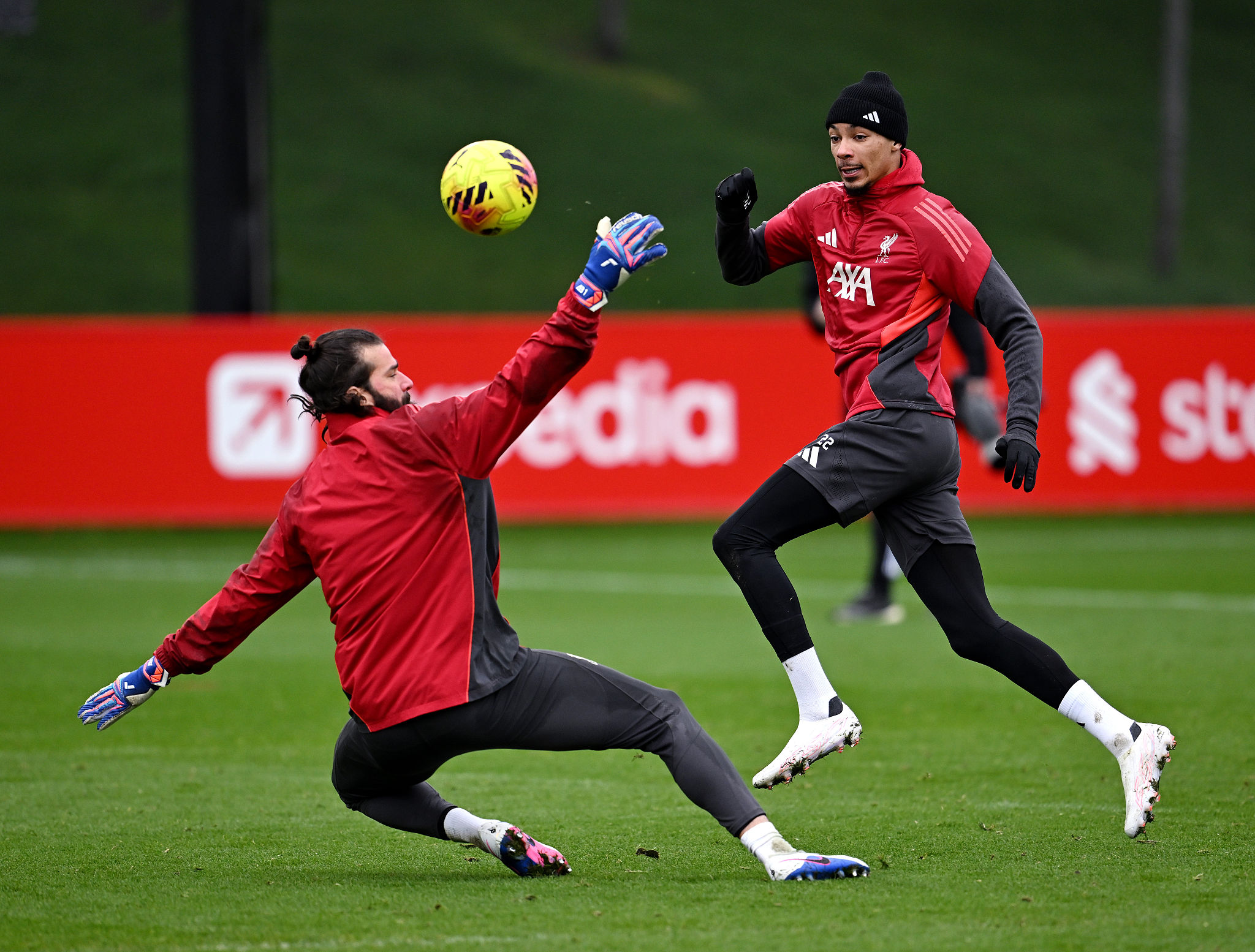 Alisson Becker conteso da Inter e Juventus: si accende il duello per la porta