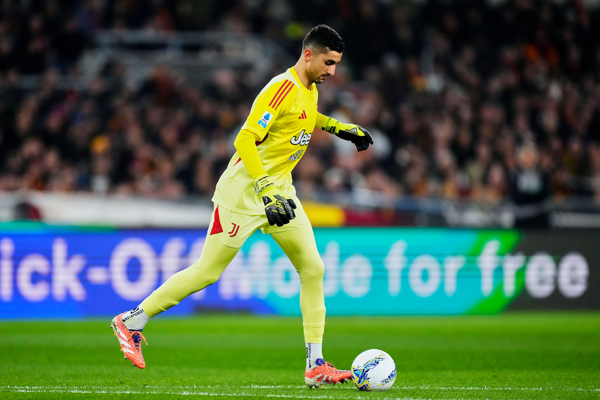 Rivoluzione tra i pali per la Juventus: il futuro di Perin e Di Gregorio in bilico