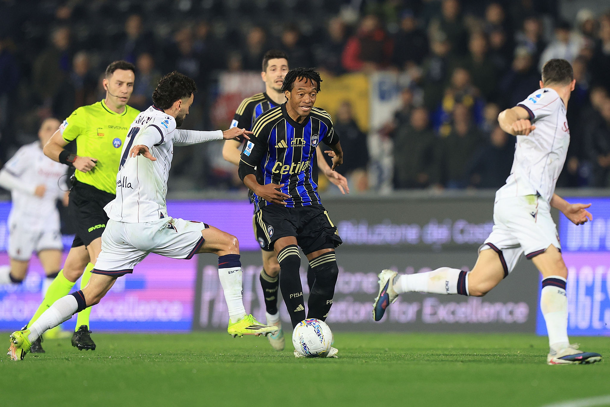 Fischi e cori offensivi per Cuadrado: lo Stadium non perdona il suo passaggio all’Inter