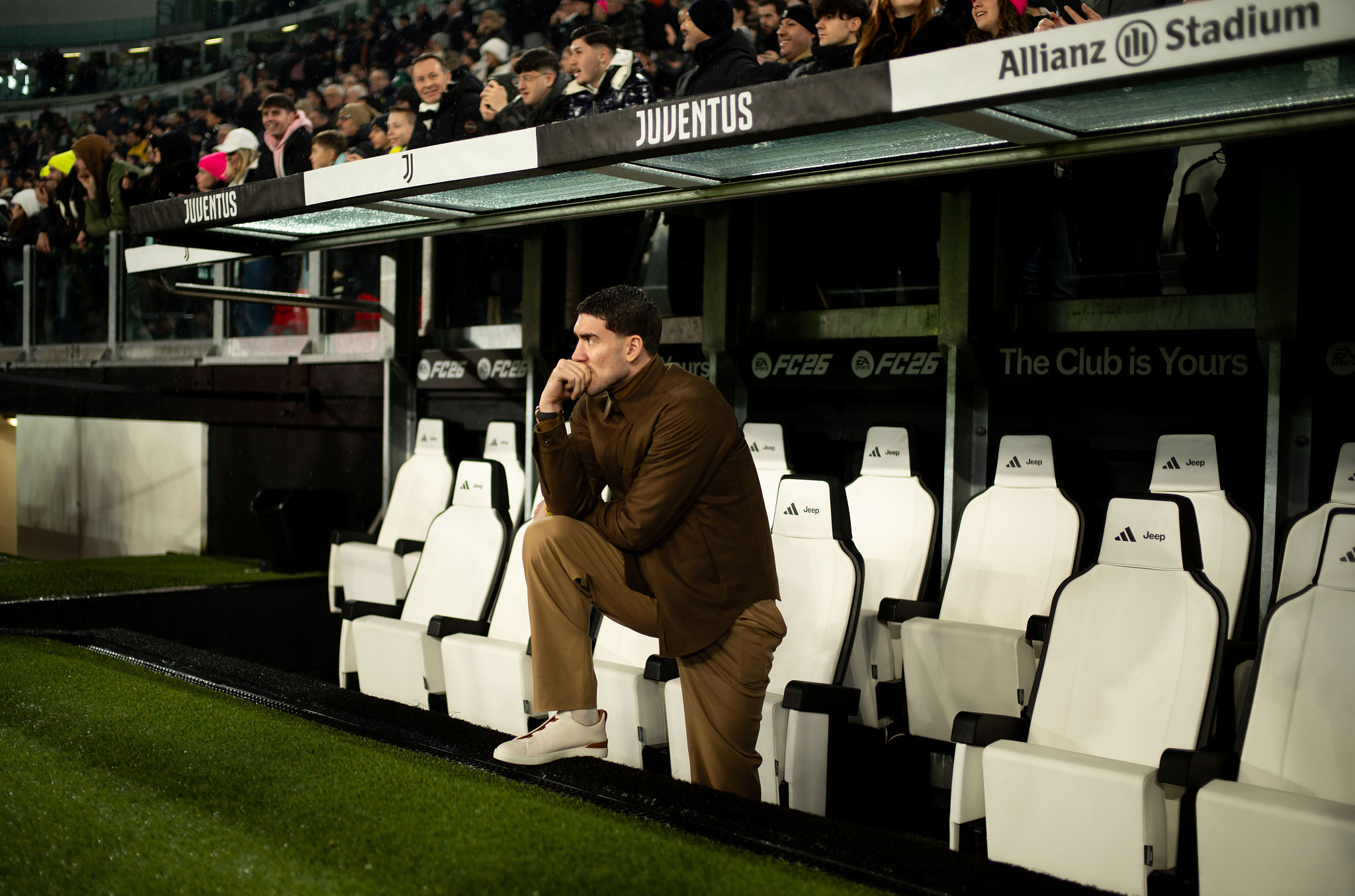 Vlahovic, rinnovo e taglio dell’ingaggio: il piano della Juventus per blindarlo