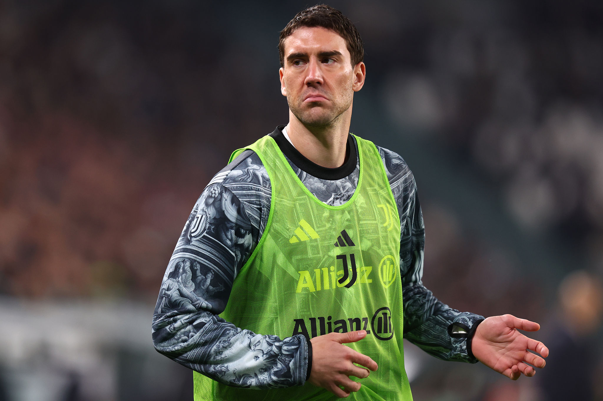 Vlahovic sceglie la Juventus: il padre a Torino per il rinnovo