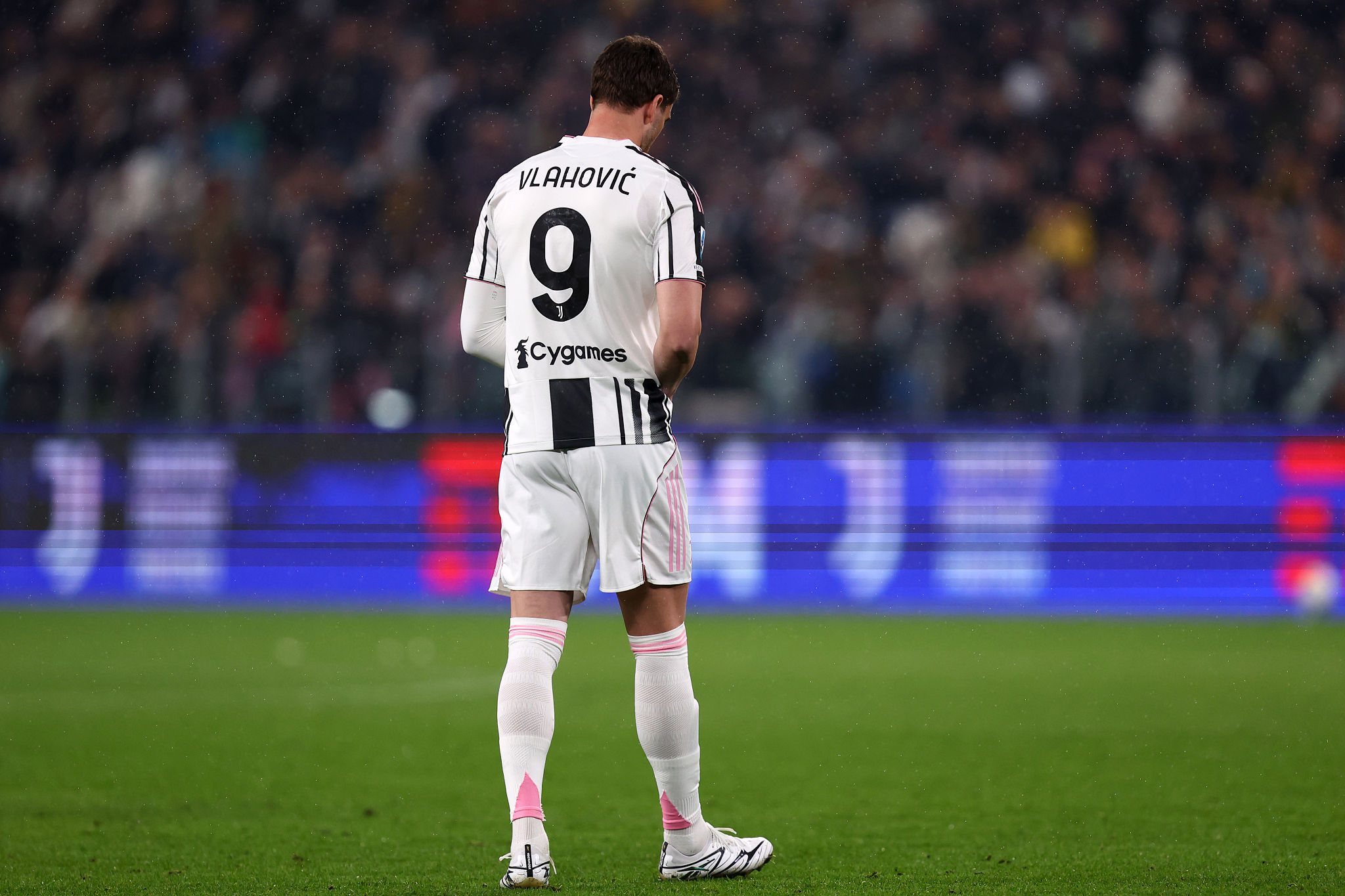 Vlahovic vuole la Juventus: la rivelazione sul futuro e i dettagli del rinnovo