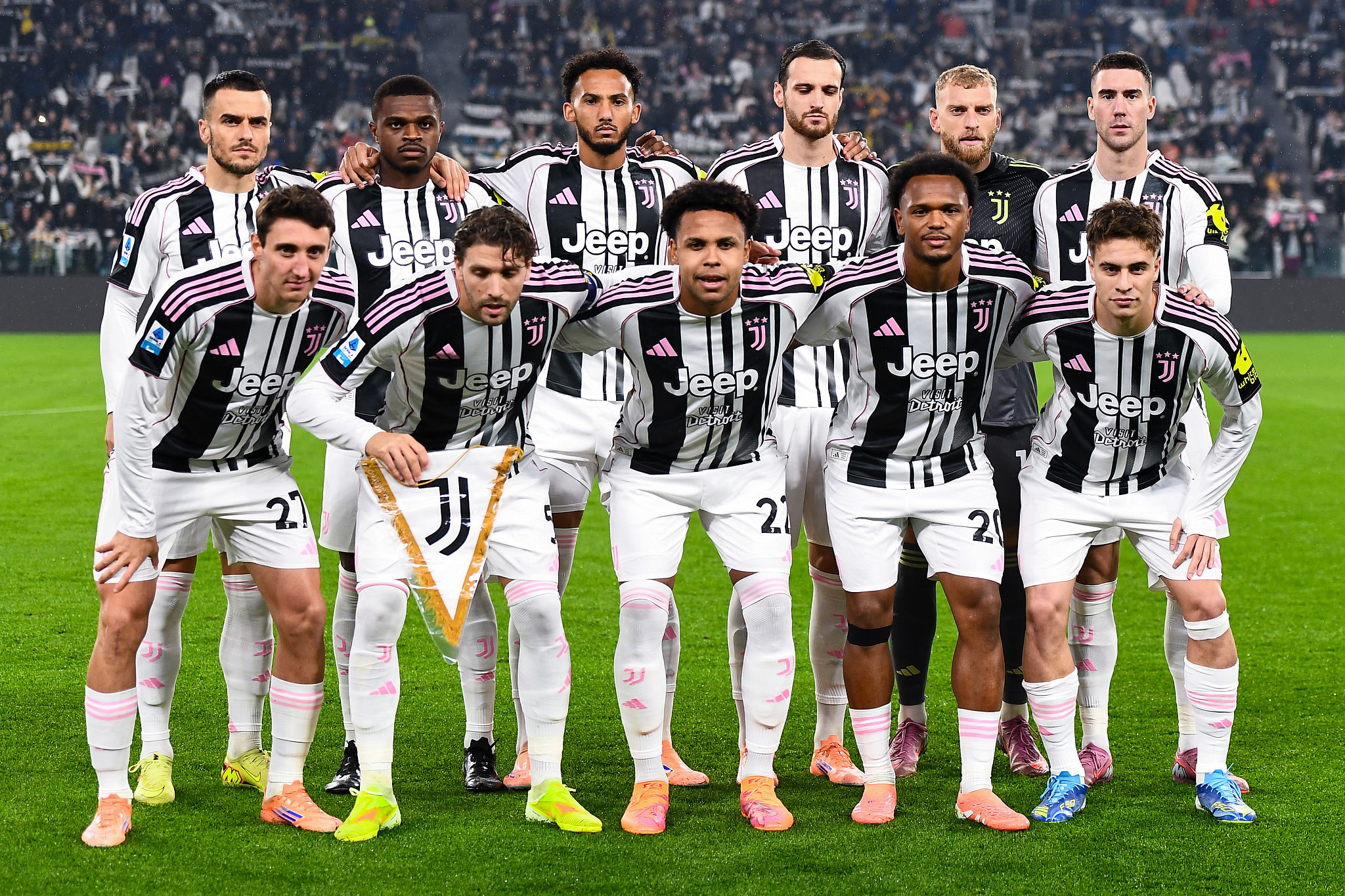 Le maglie della Juventus all’asta per la salute mentale degli adolescenti