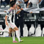 Rinnovo breve per Vlahovic, la Juventus offre 7 milioni a stagione